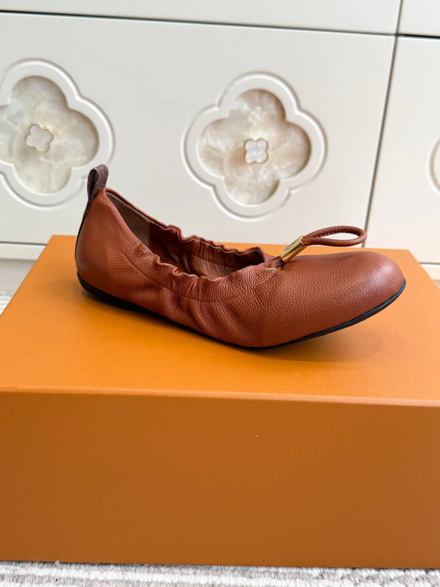 Women's Ballet Flats LOUIS VUITTON 18414275