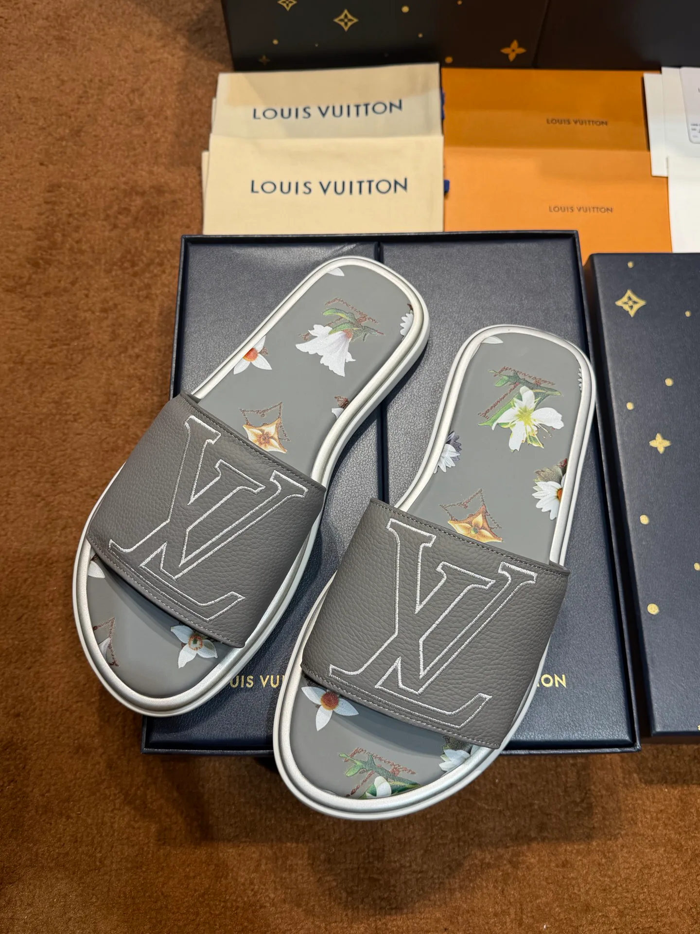 Women's Flip-Flops LOUIS VUITTON 17059505