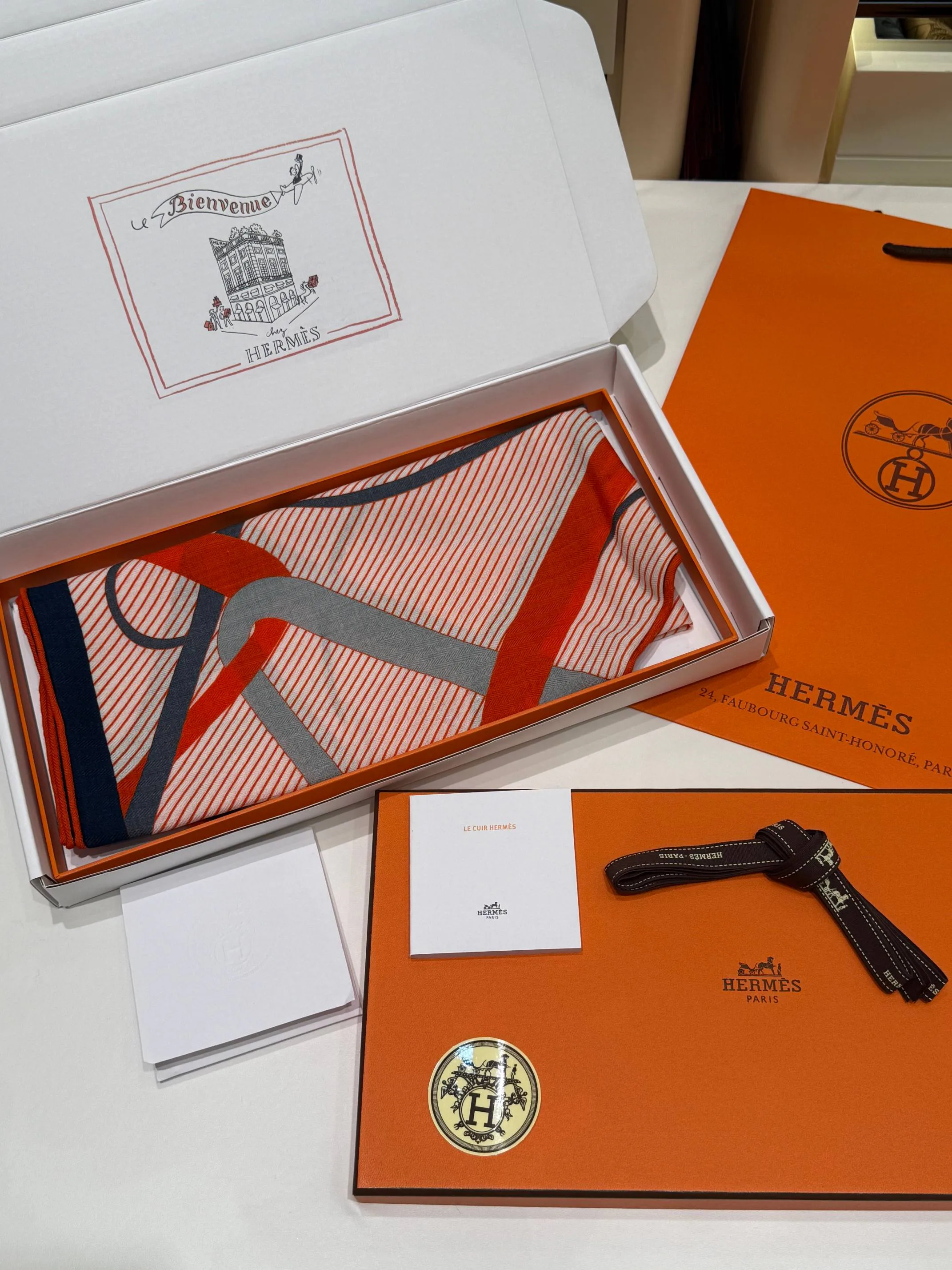 Silk Scarves HERMES 18094802