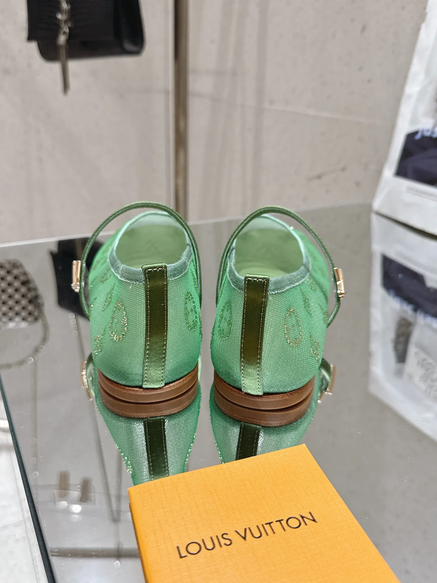 Women's Ballet Flats LOUIS VUITTON 18543754