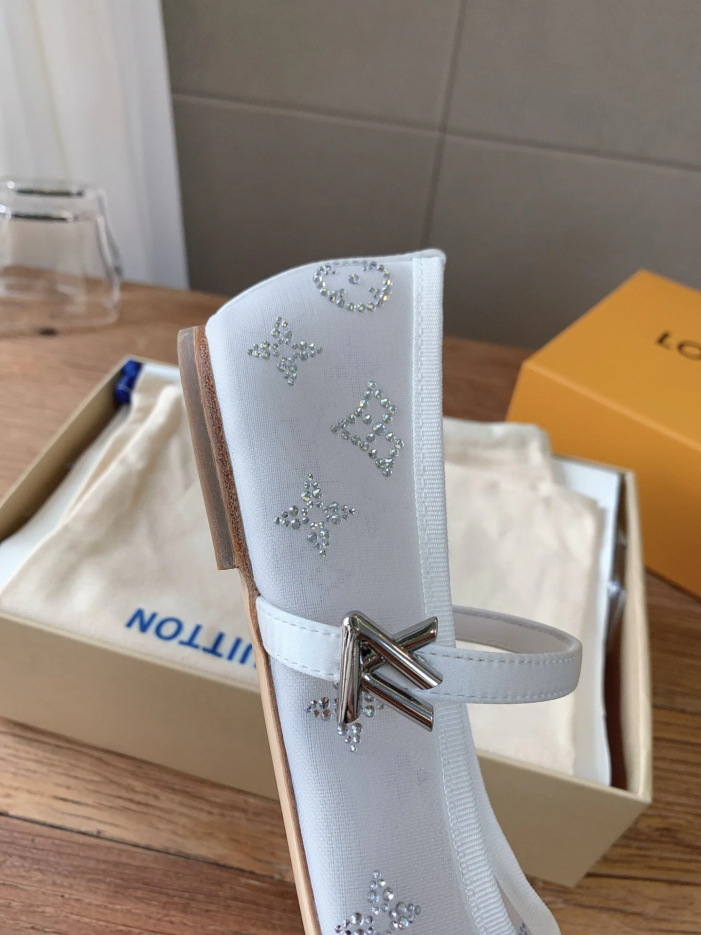 Women's Ballet Flats LOUIS VUITTON 18365398
