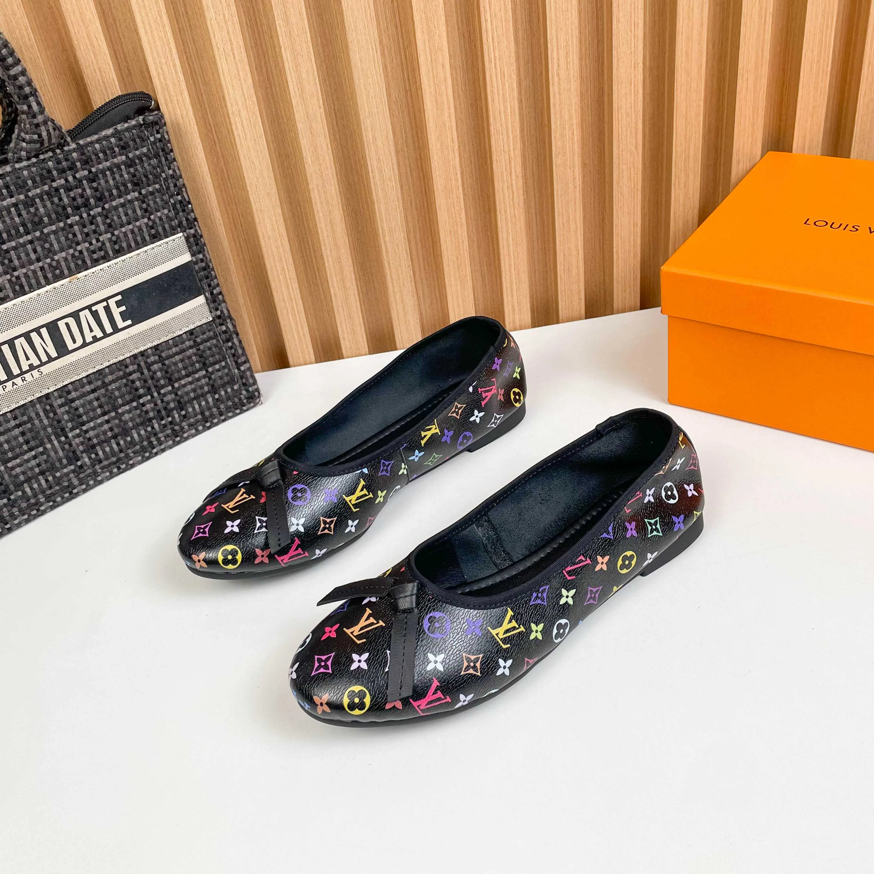 Women's Ballet Flats LOUIS VUITTON 17038114