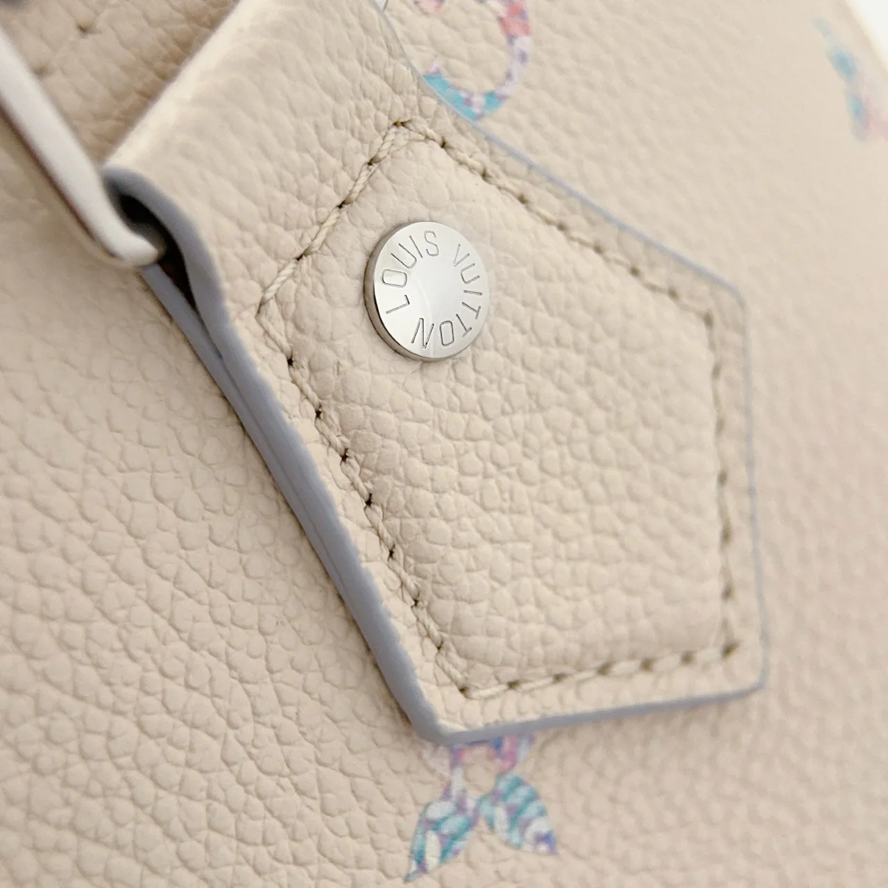 Women's Classic Handbags LOUIS VUITTON 17973916