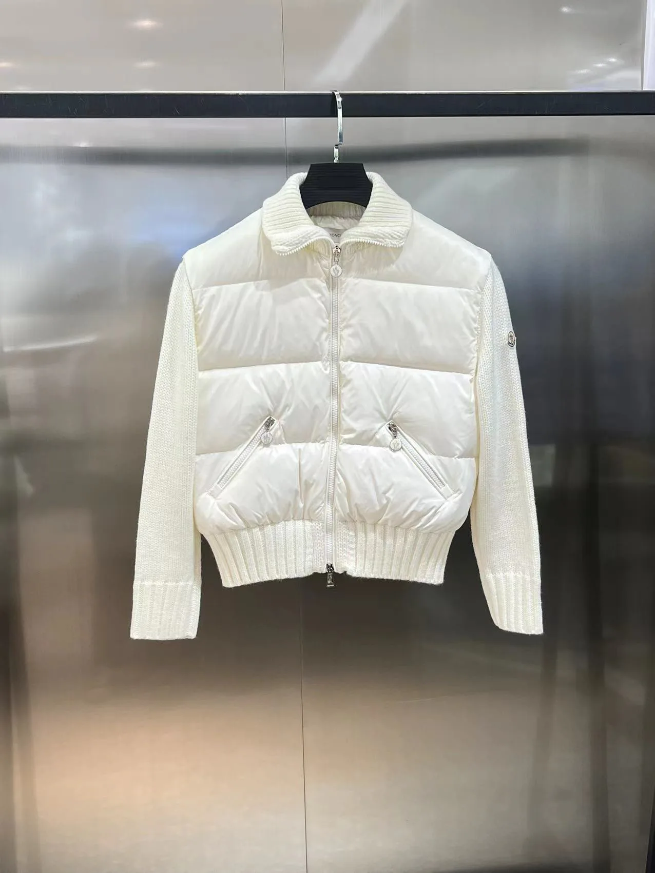 Women's Jackets And Down Jackets MONCLER 18129923