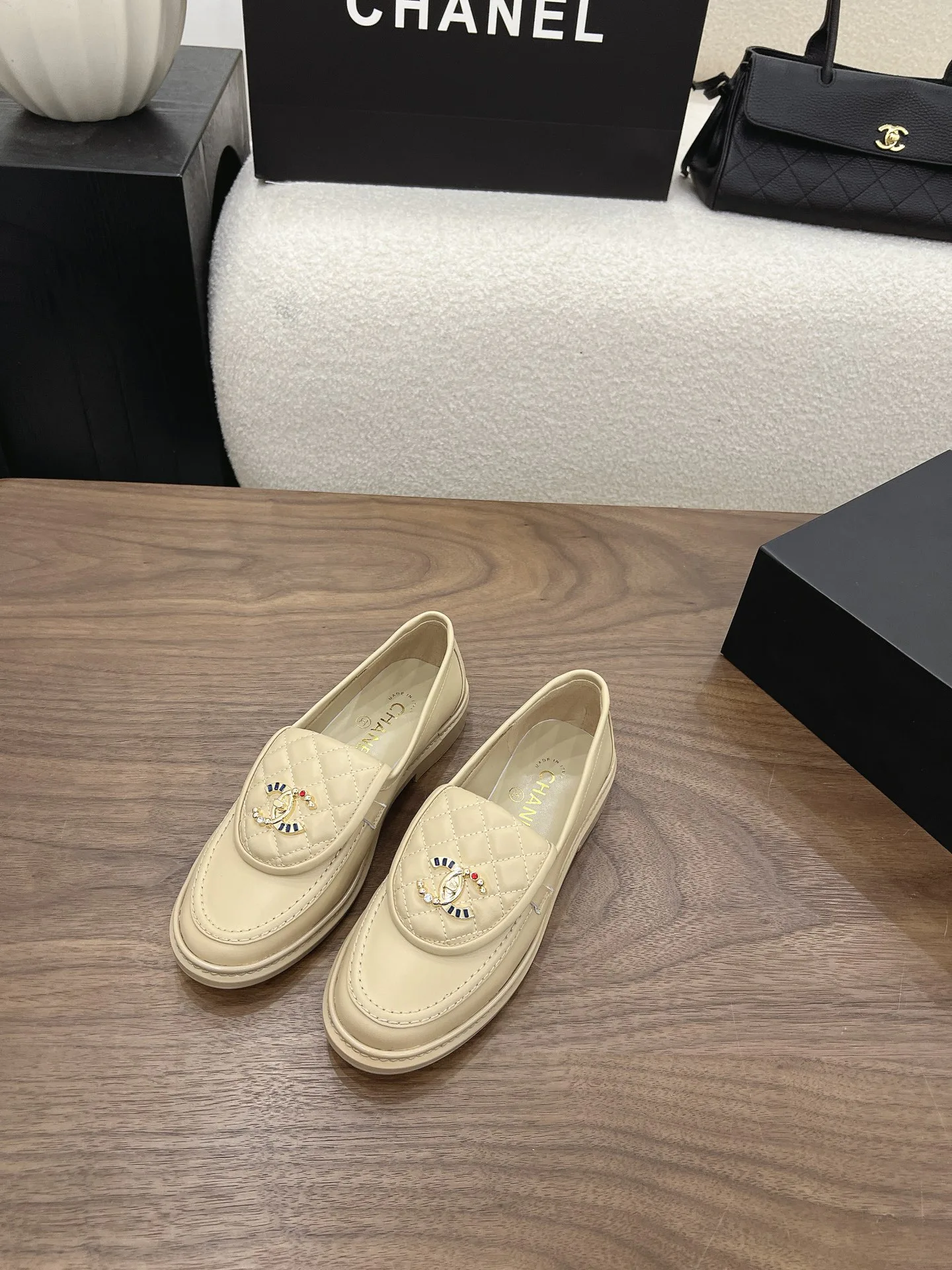 Women's Loafers And Moccasins CHANEL 17303660