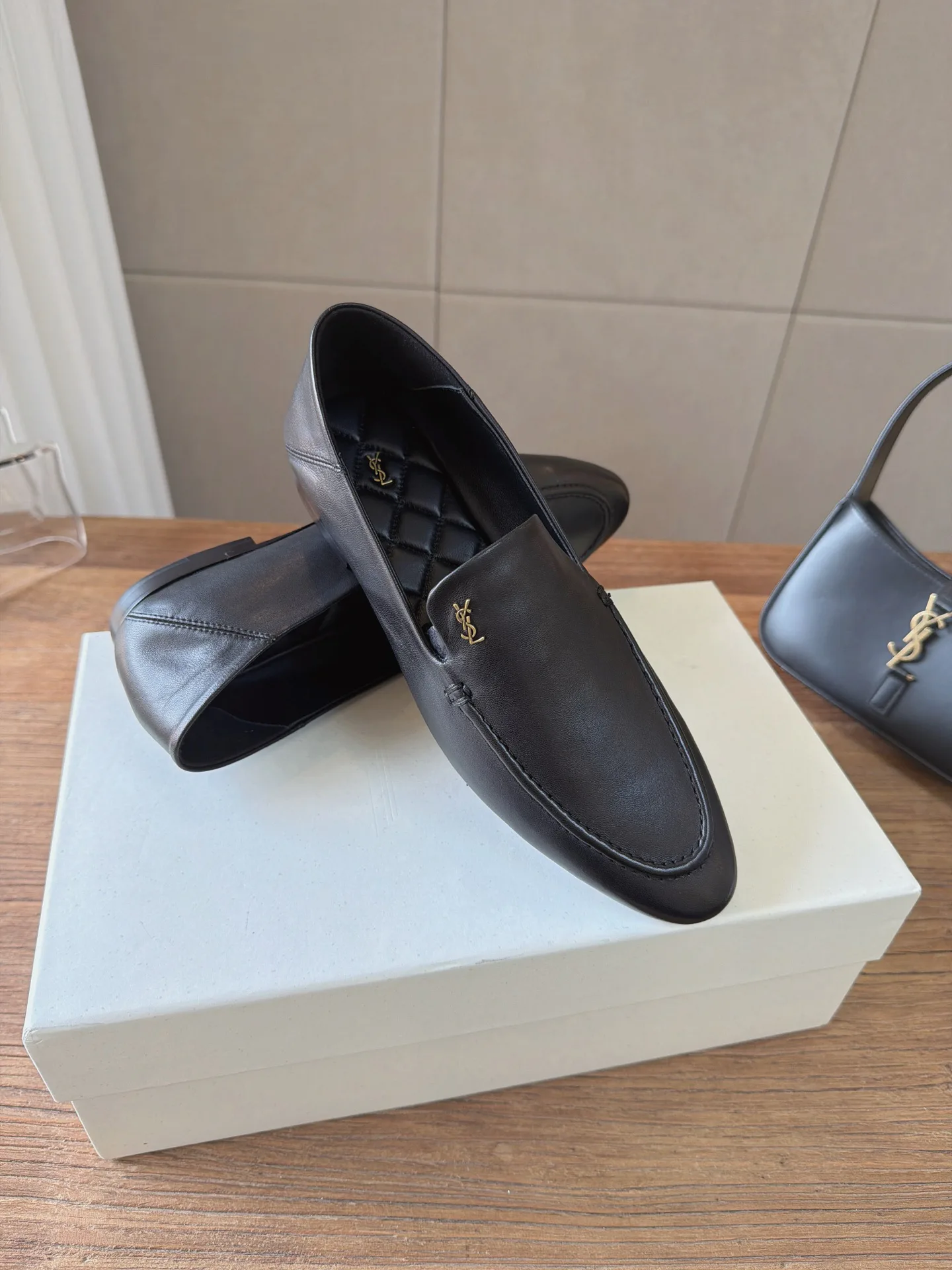 Women's Loafers And Moccasins SAINT LAURENT 18466599