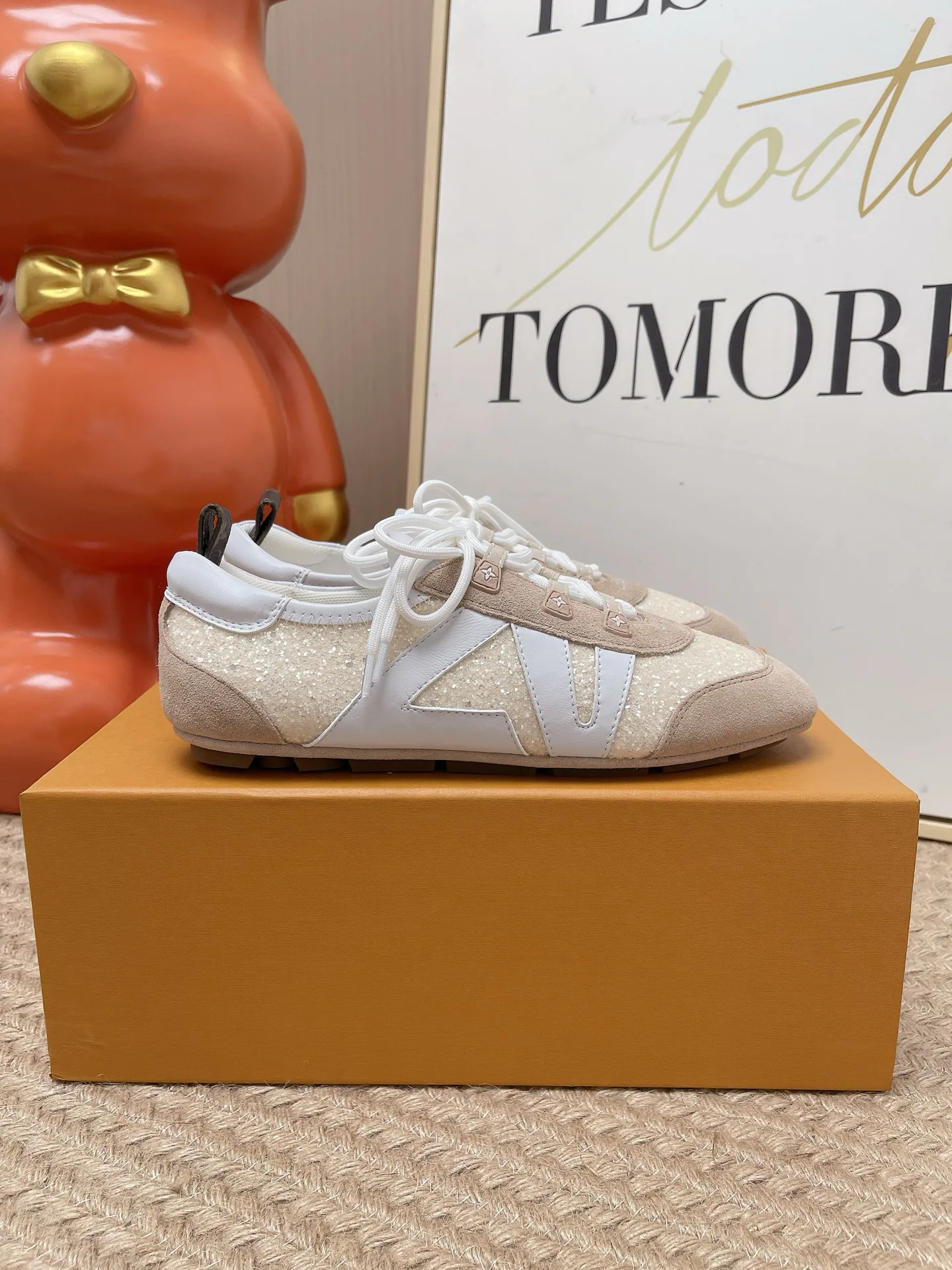 Women's Sneakers LOUIS VUITTON 17449406