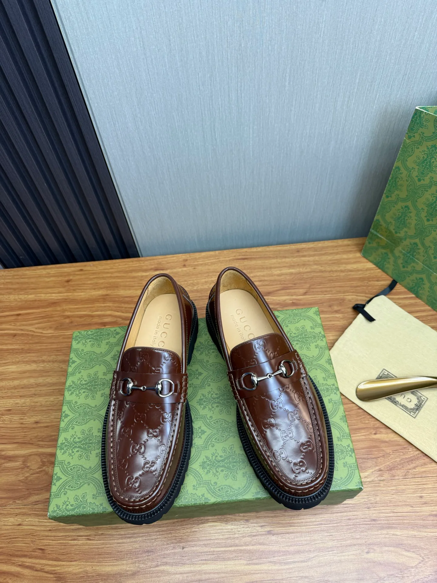 Men's Loafers And Dress Shoes GUCCI 17851631