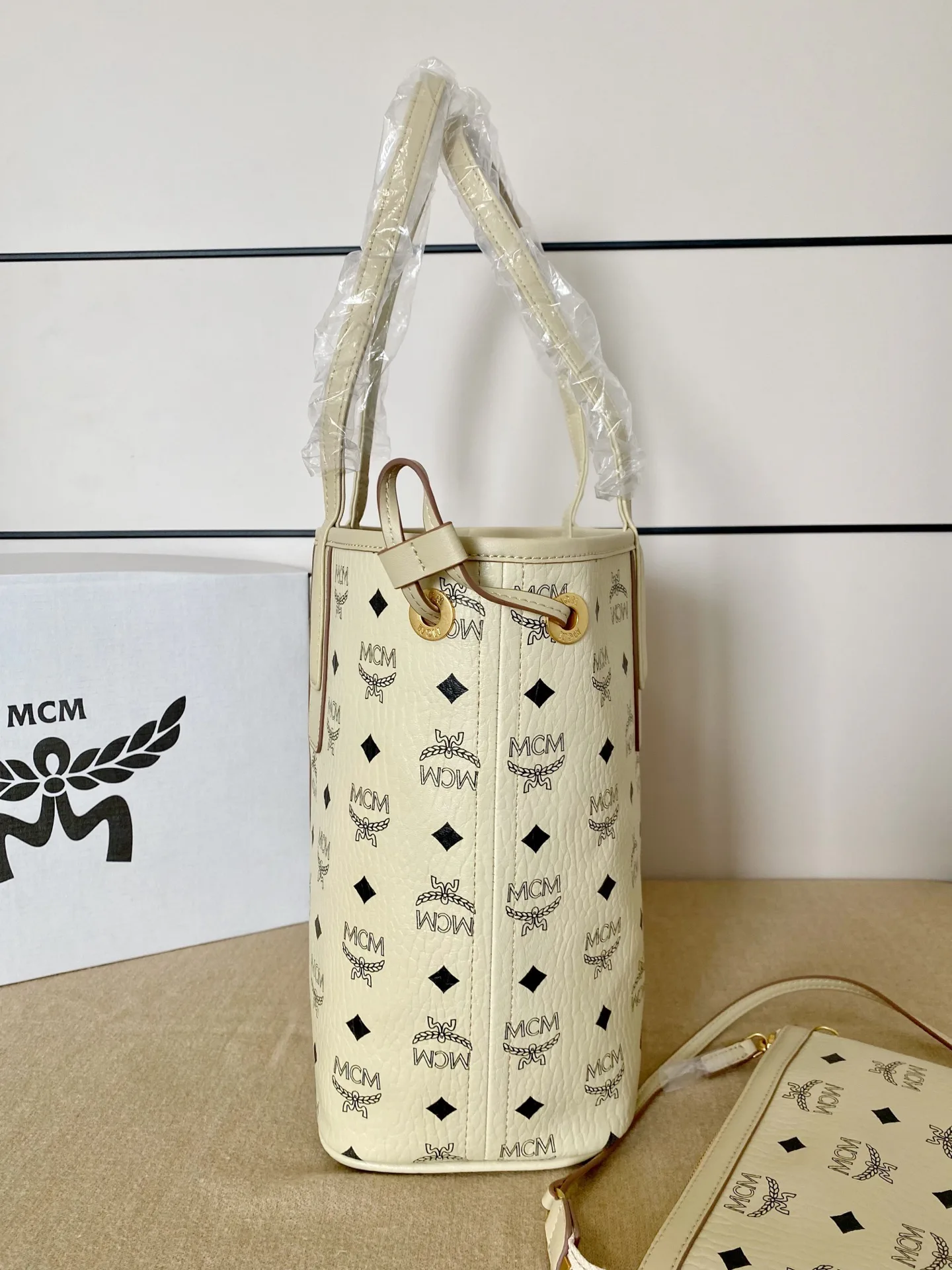 Women's Classic Handbags MCM 18223301