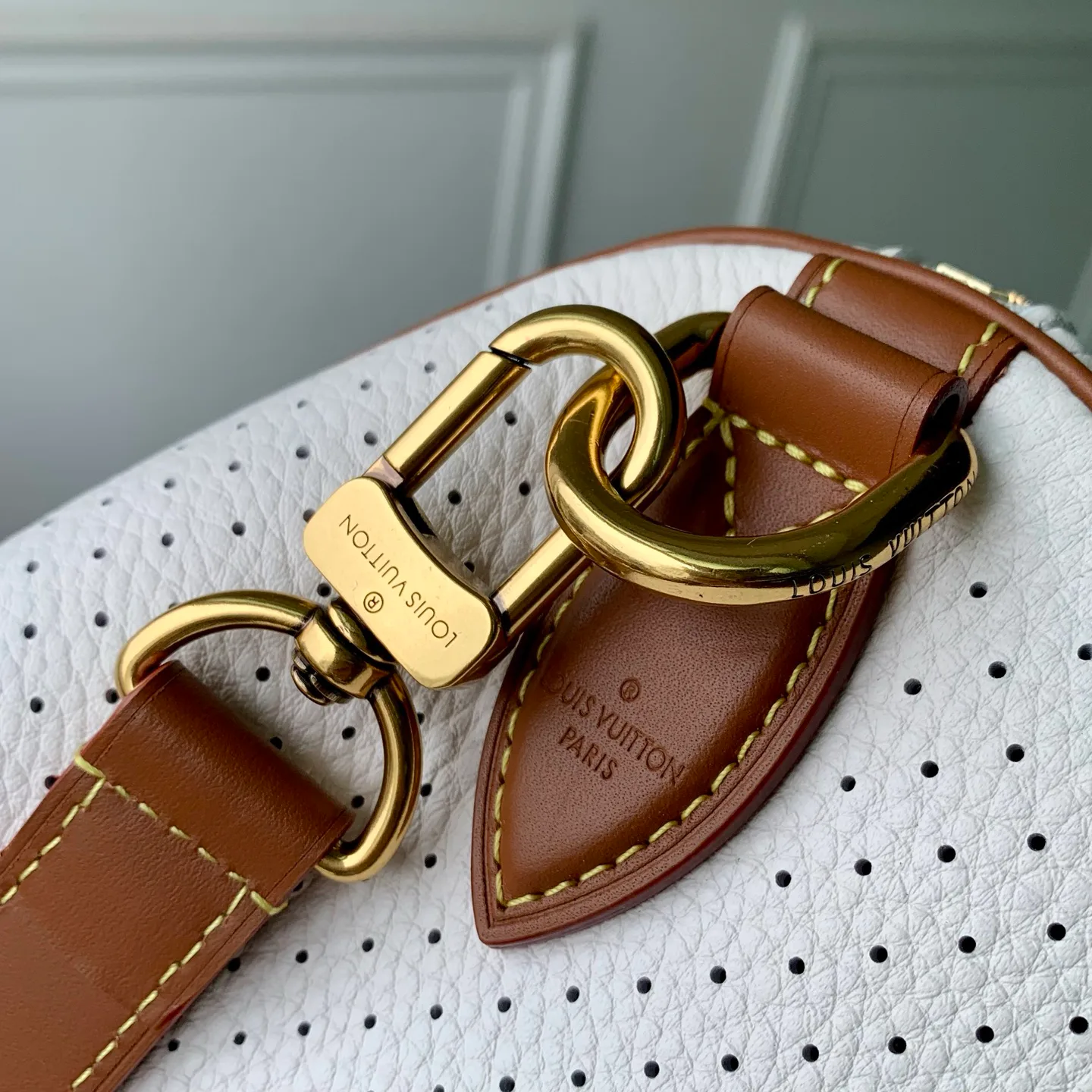 Women's Classic Handbags LOUIS VUITTON 18147438