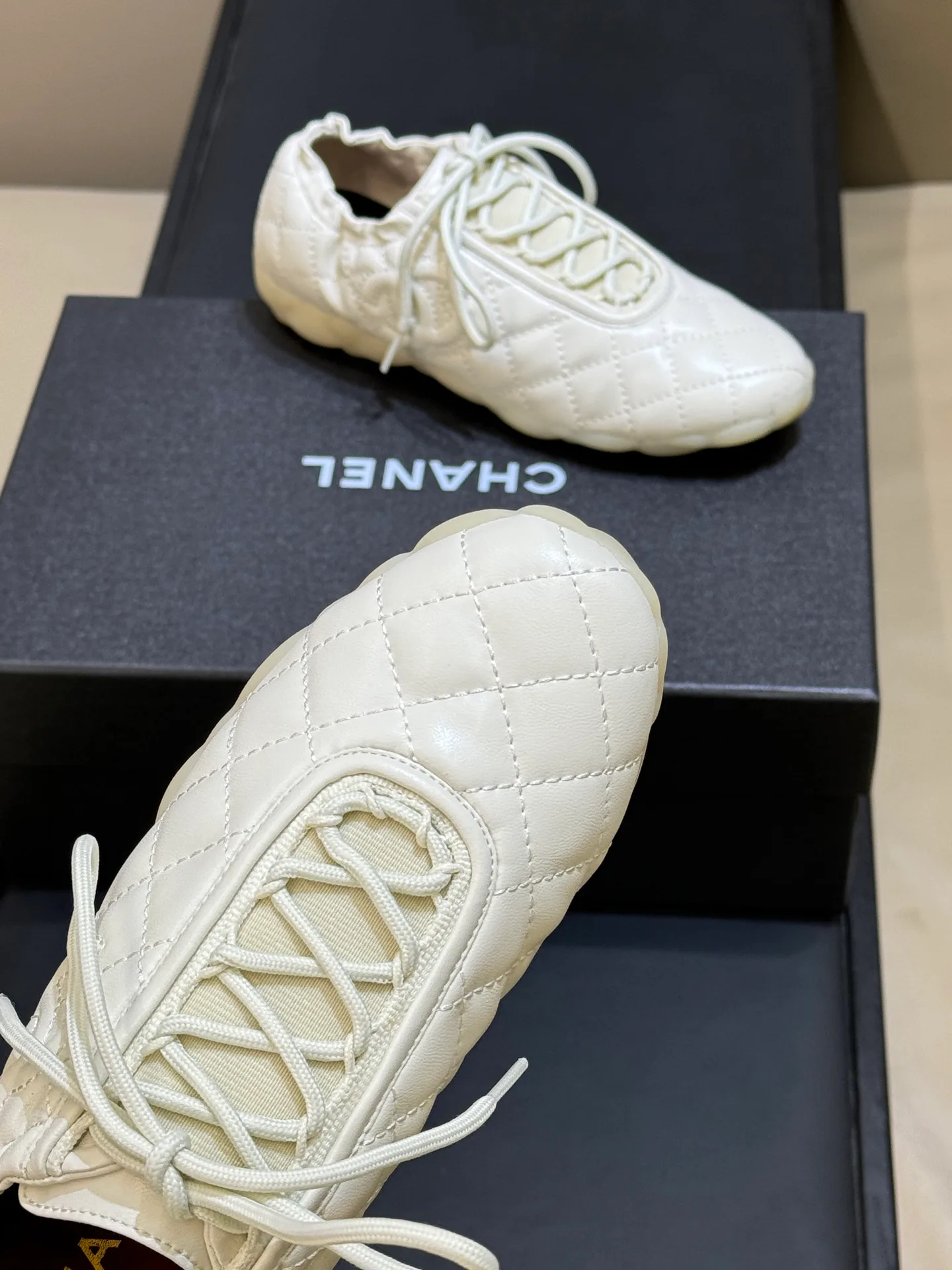Women's Sneakers CHANEL 18072928