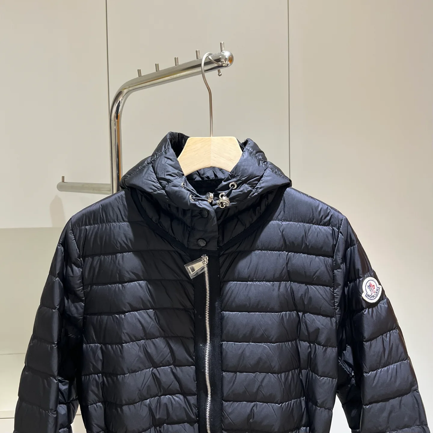 Women's Jackets And Down Jackets MONCLER 18180089