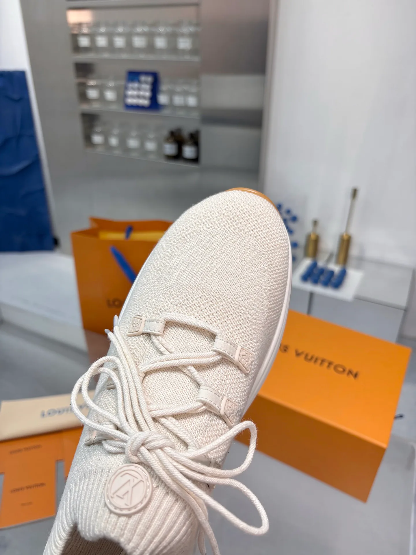 Women's Sneakers LOUIS VUITTON 18055132