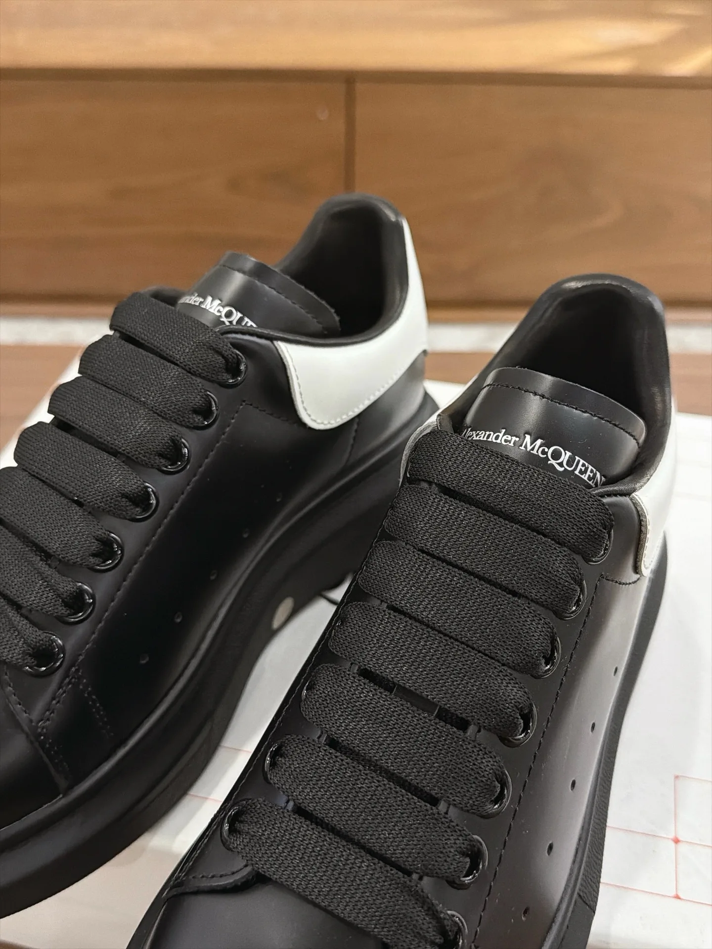 Women's Sneakers ALEXANDER MCQUEEN 18373663