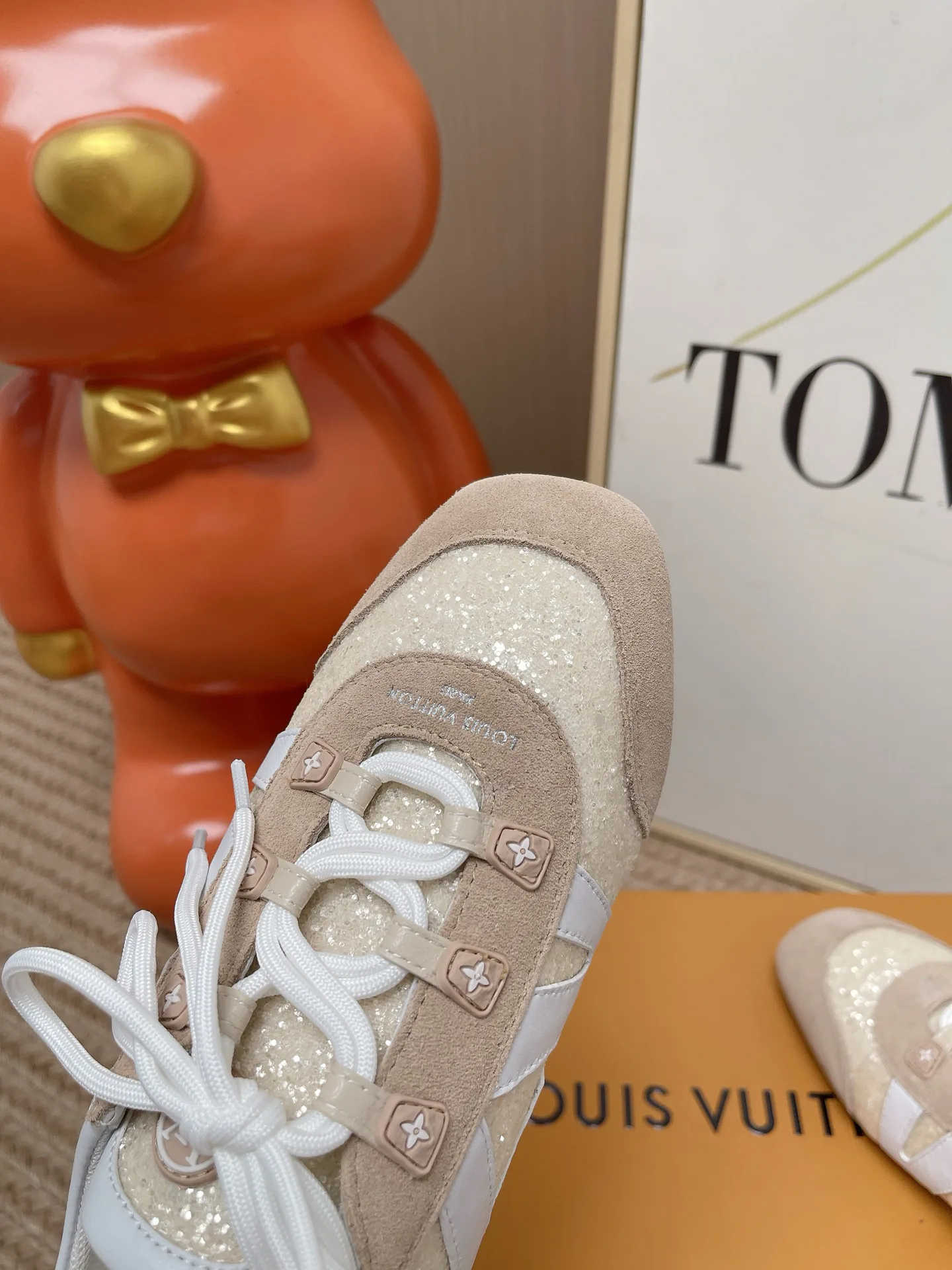 Women's Sneakers LOUIS VUITTON 17449406
