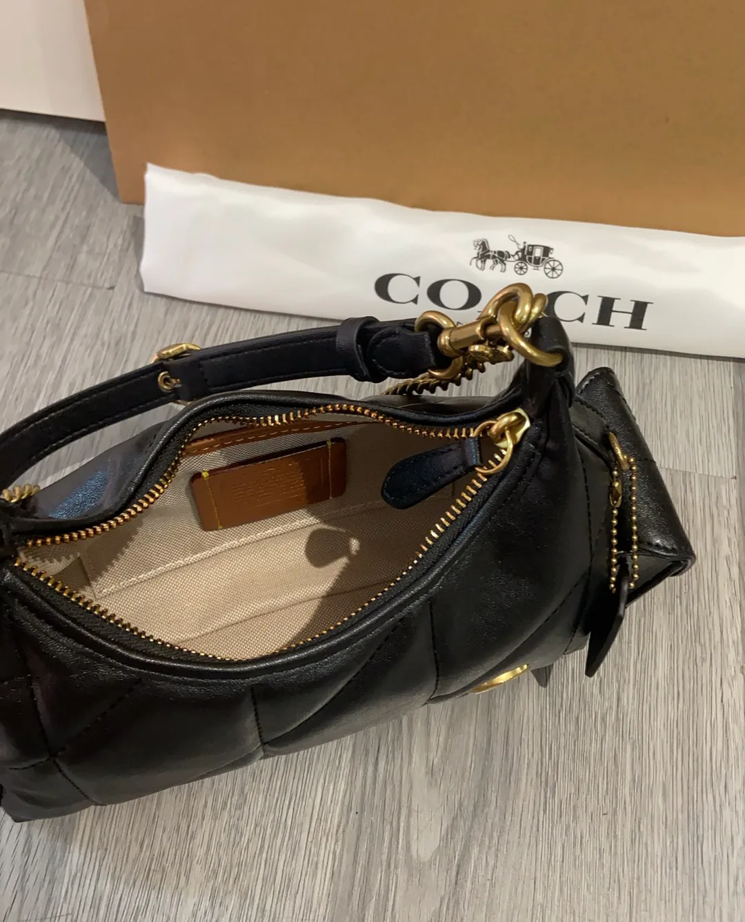 Women's Classic Handbags COACH 17824698