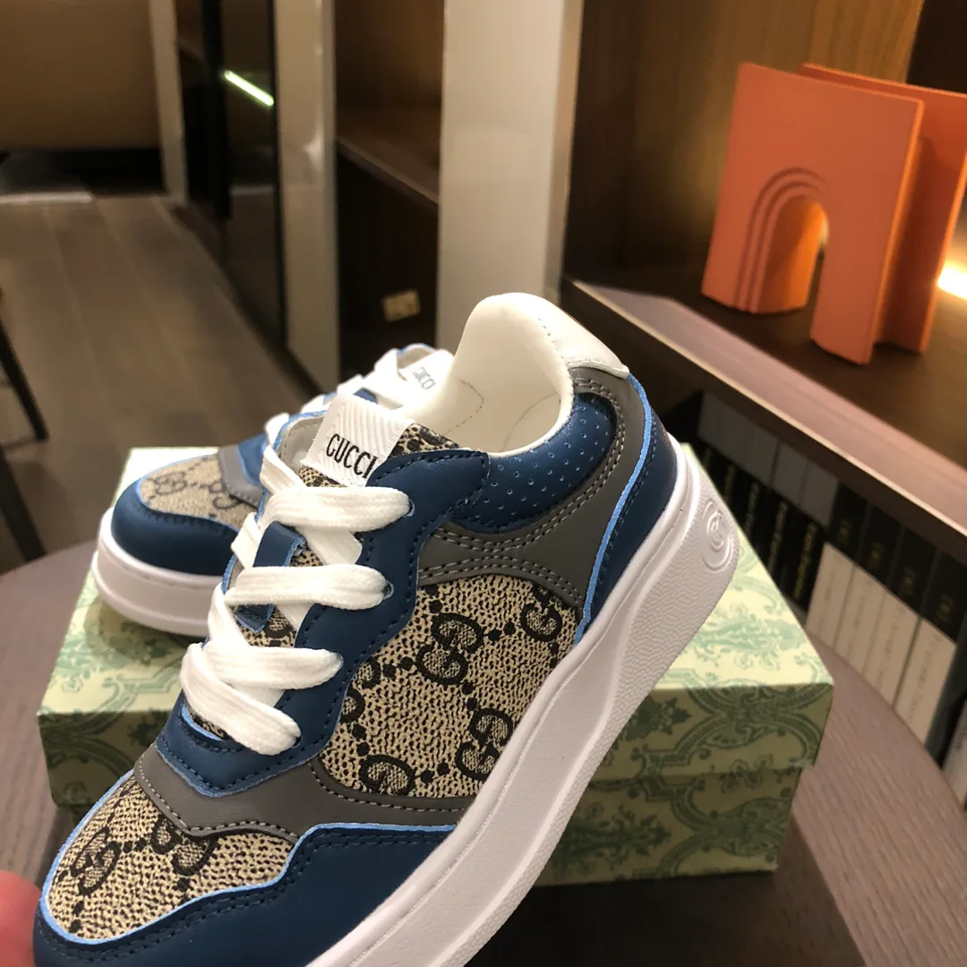 Women's Sneakers GUCCI 18445135
