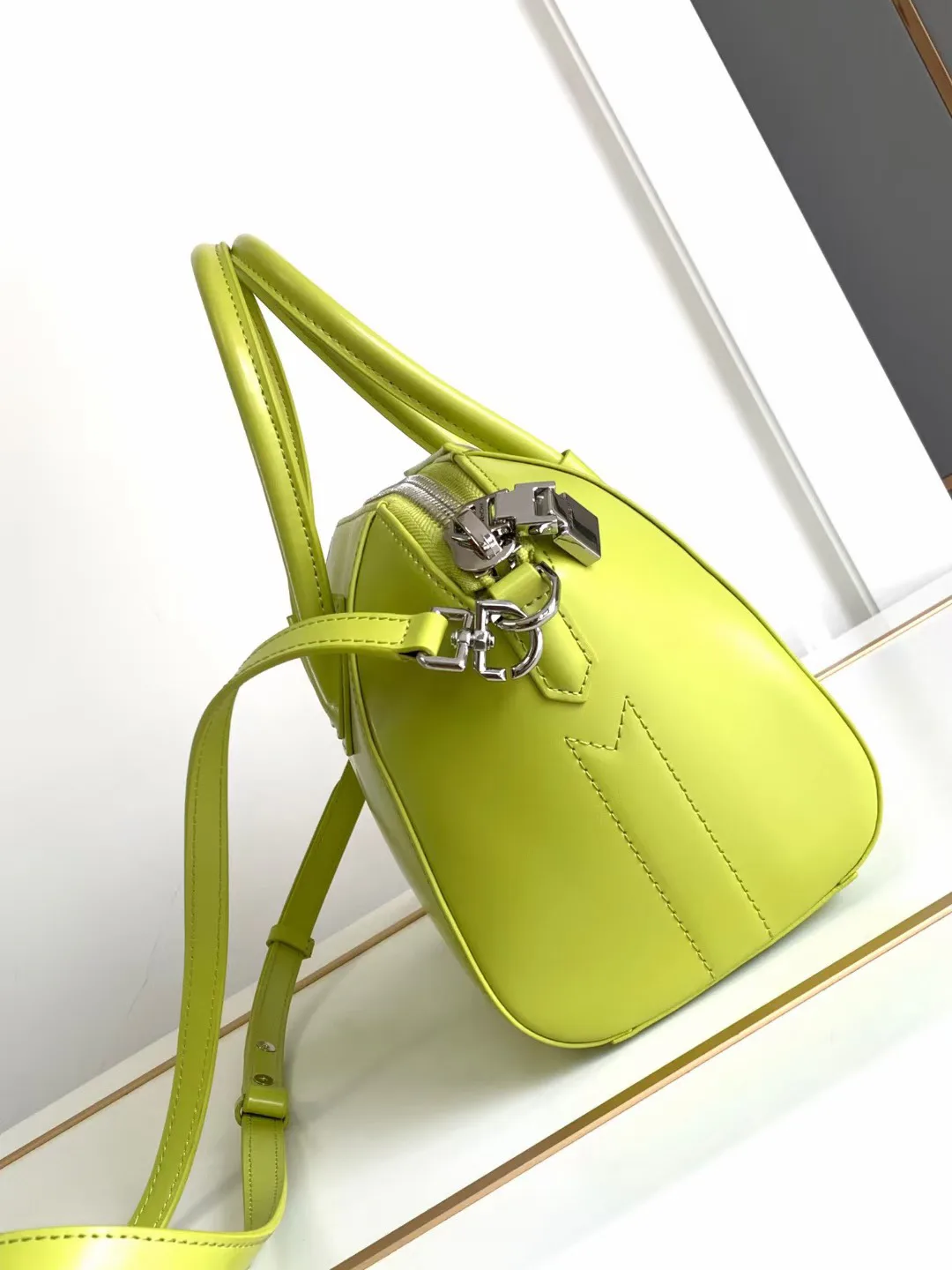 Women's Classic Handbags GIVENCHY 18452630