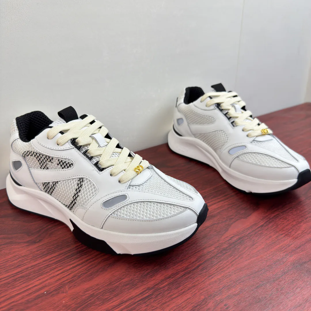 Men's Sneakers VALENTINO 17457776