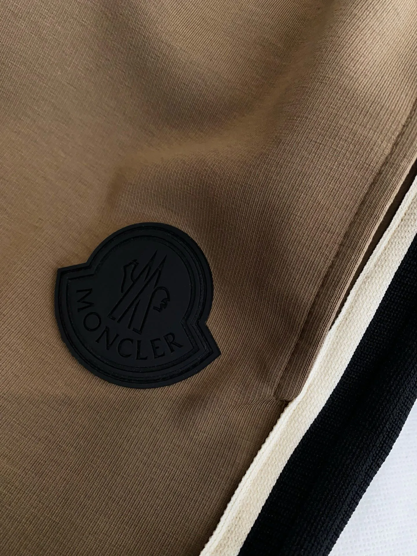 Men's Trousers MONCLER 18314966