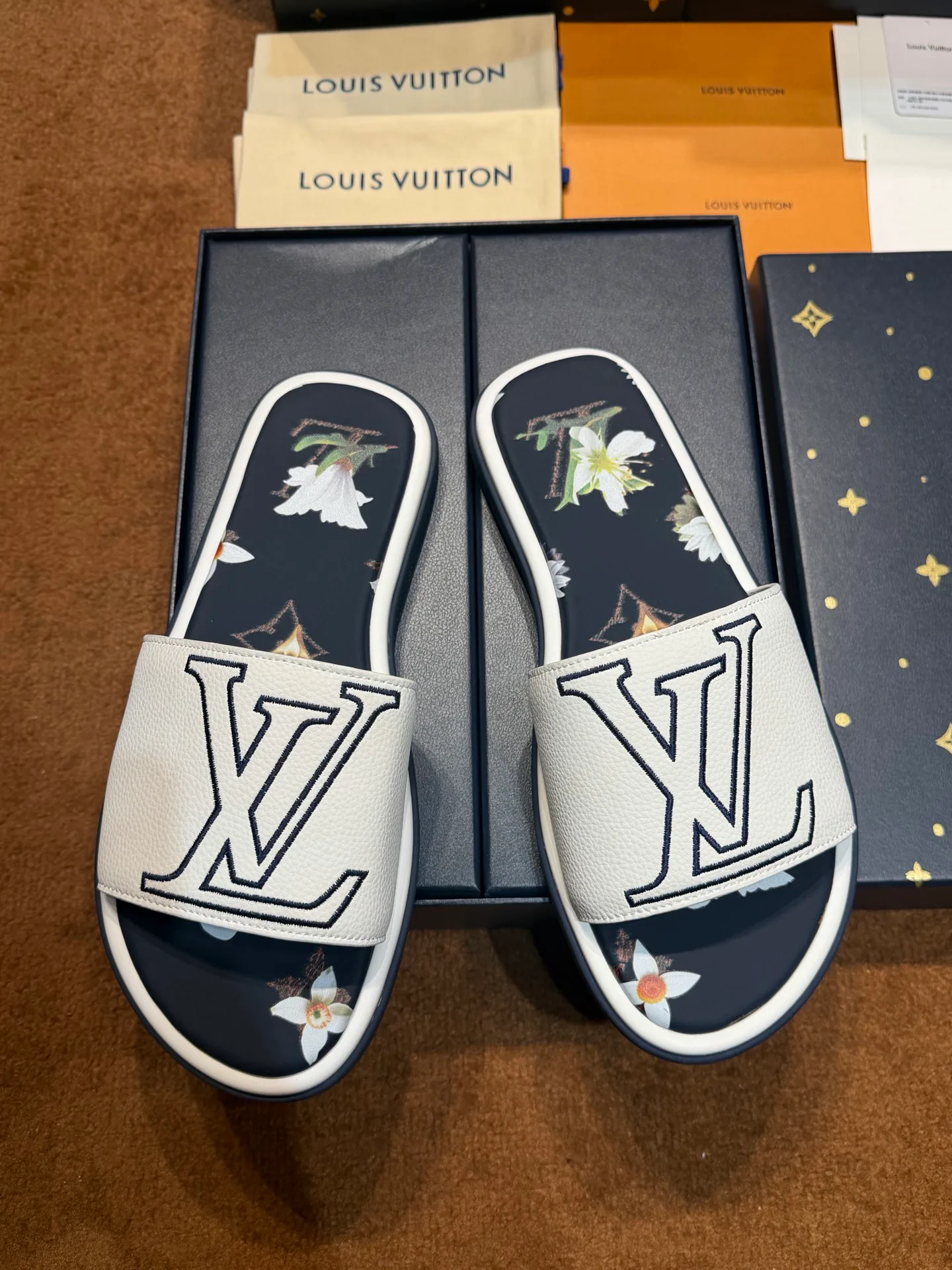 Women's Flip-Flops LOUIS VUITTON 17059501