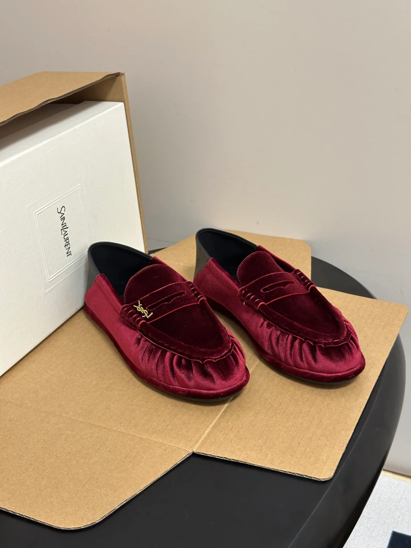 Women's Loafers And Moccasins SAINT LAURENT 18049139