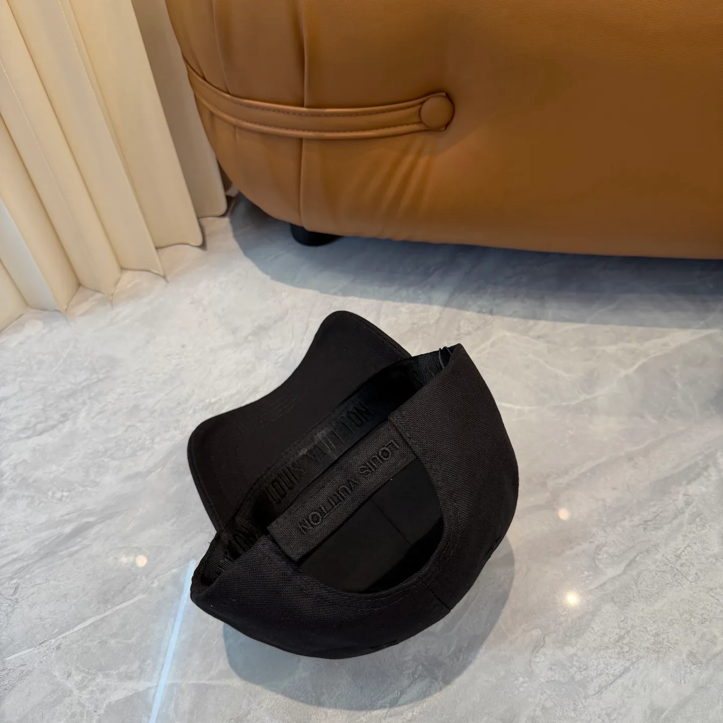 Hats LOUIS VUITTON 17467591