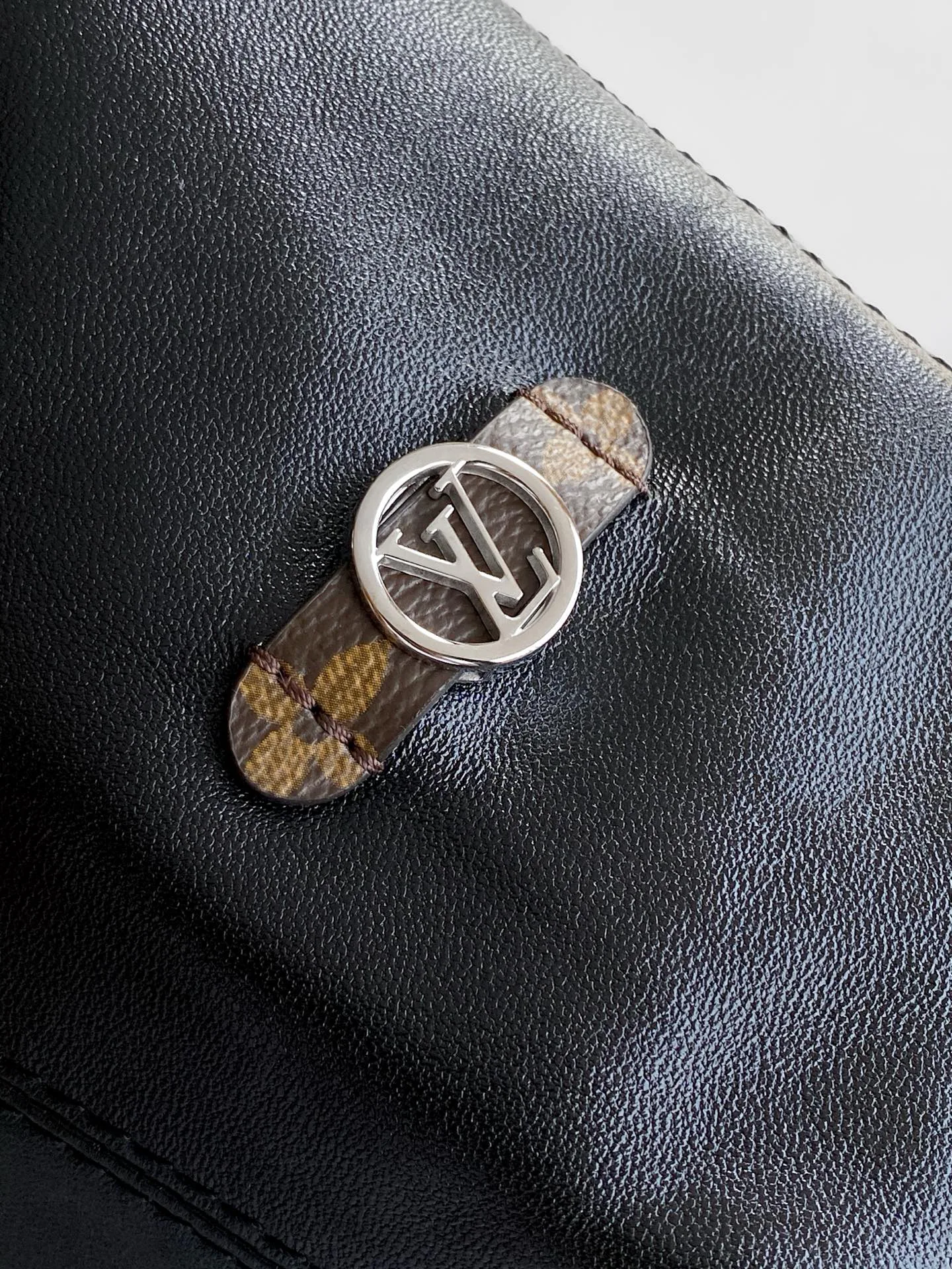 Women's Classic Handbags LOUIS VUITTON 17886750