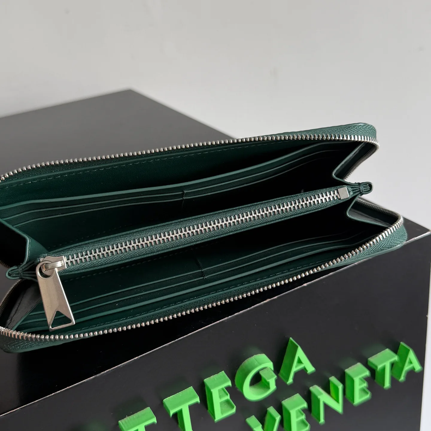 Women's Clutches BOTTEGA VENETA 18215077