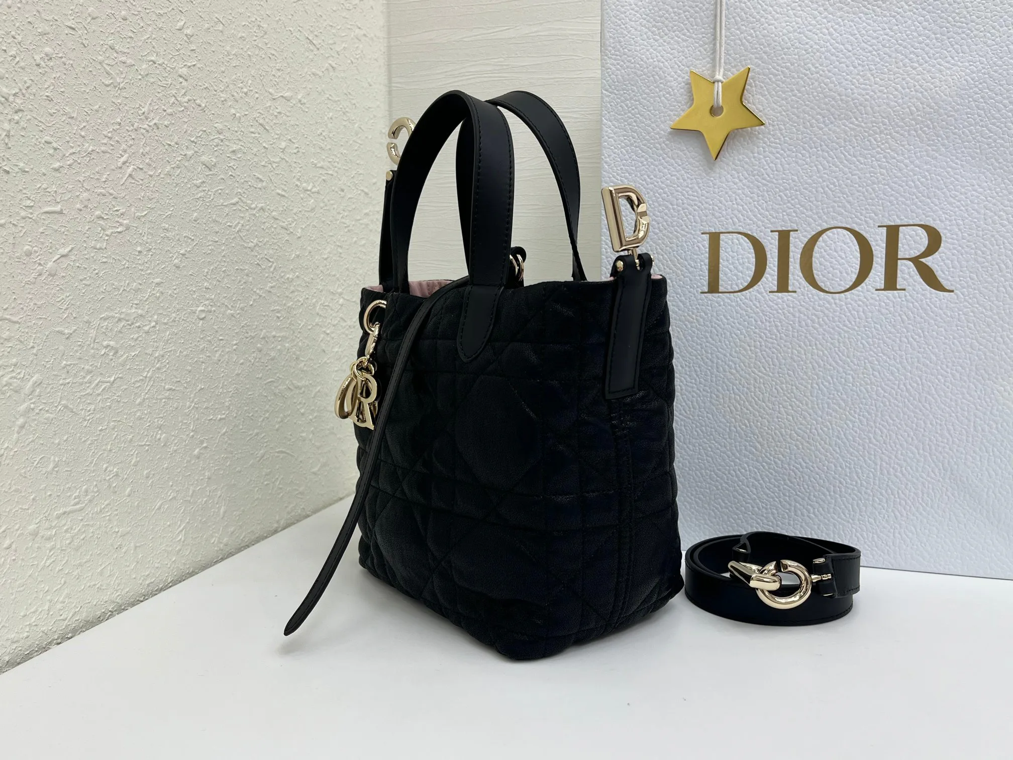 Women's Classic Handbags CHRISTIAN DIOR 17345160