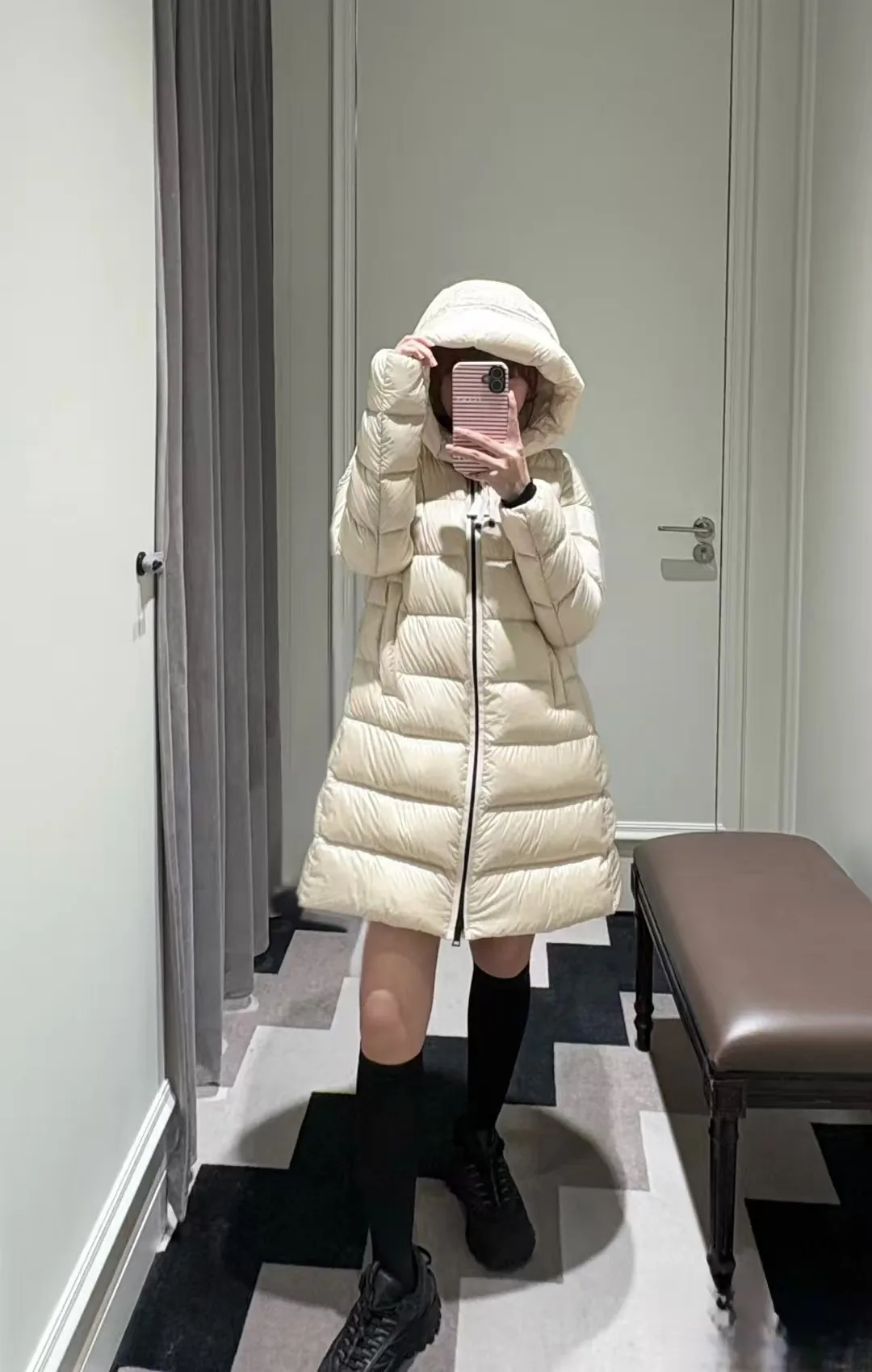 Women's Jackets And Down Jackets MONCLER 18048036