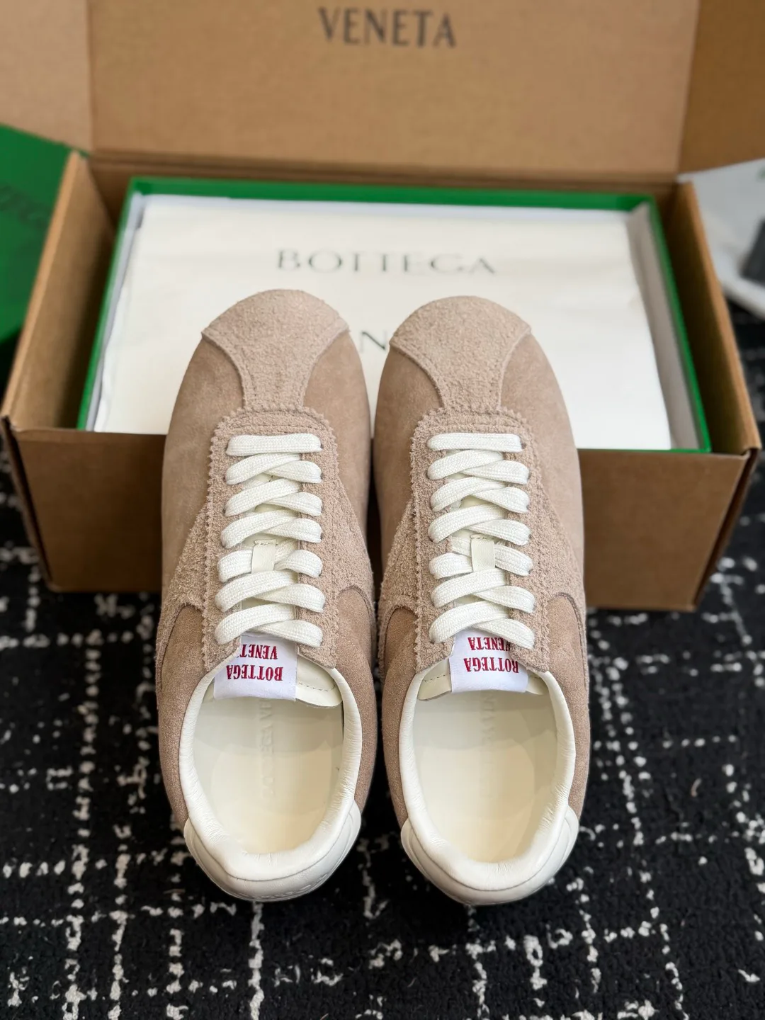 Women's Sneakers BOTTEGA VENETA 18260312