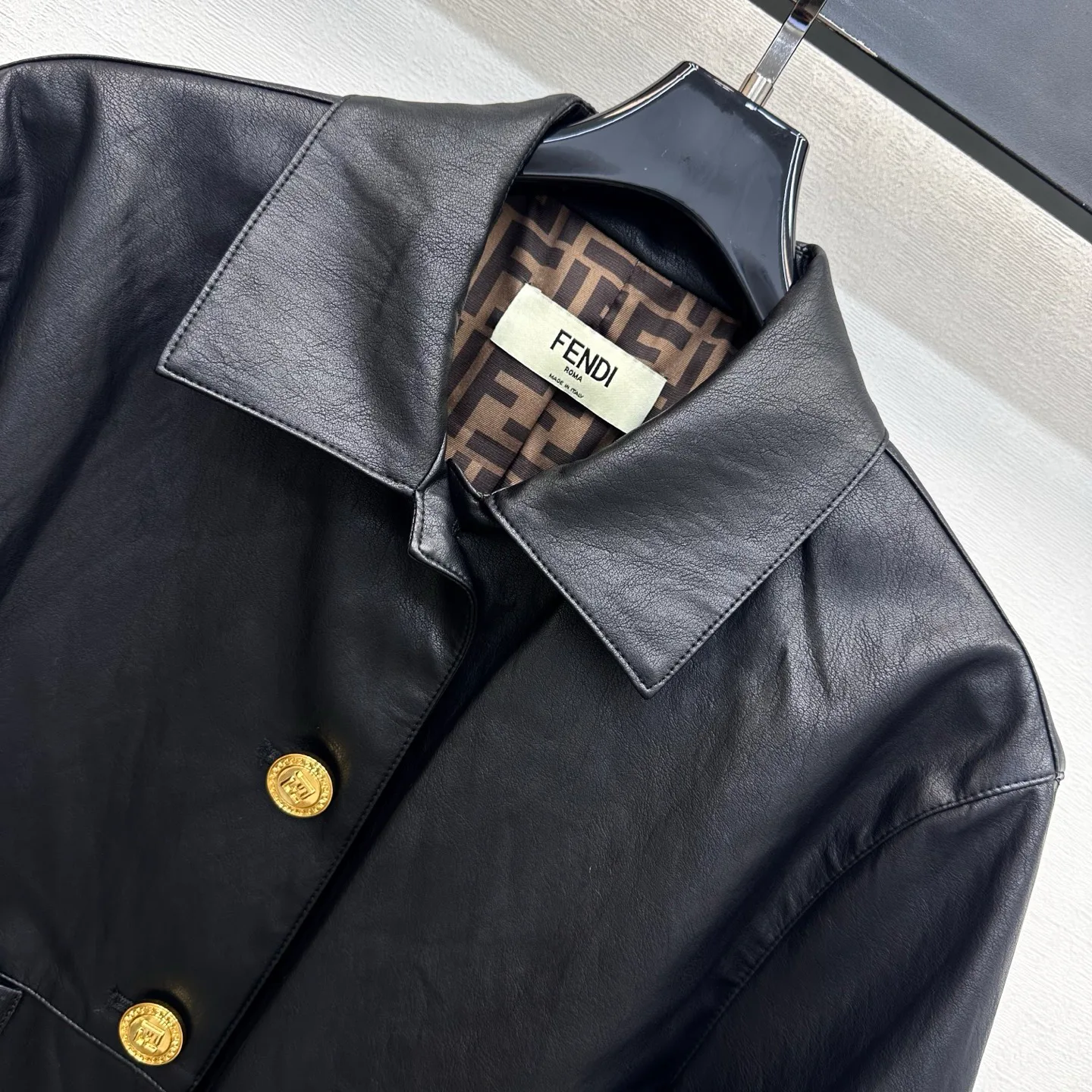 Women's Leather Jackets And Sheepskin Coats FENDI 18432098