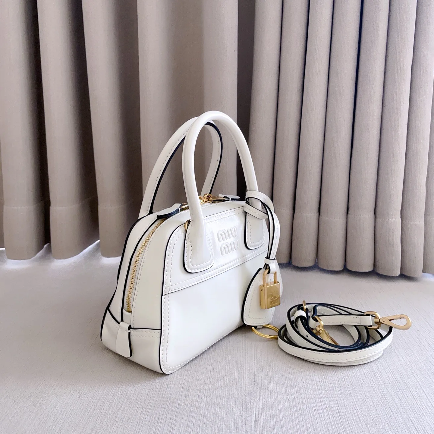 Women's Classic Handbags MIU MIU 18401337