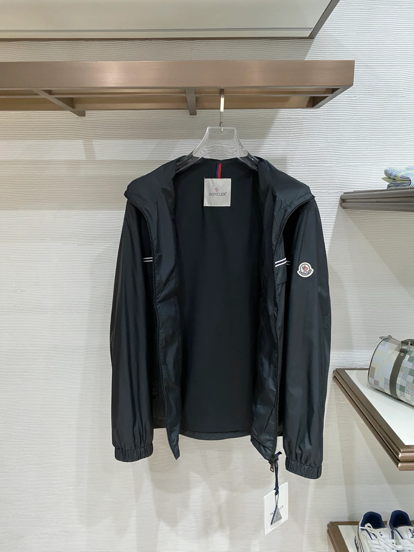 Men's Jackets And Down Jackets MONCLER 17993224