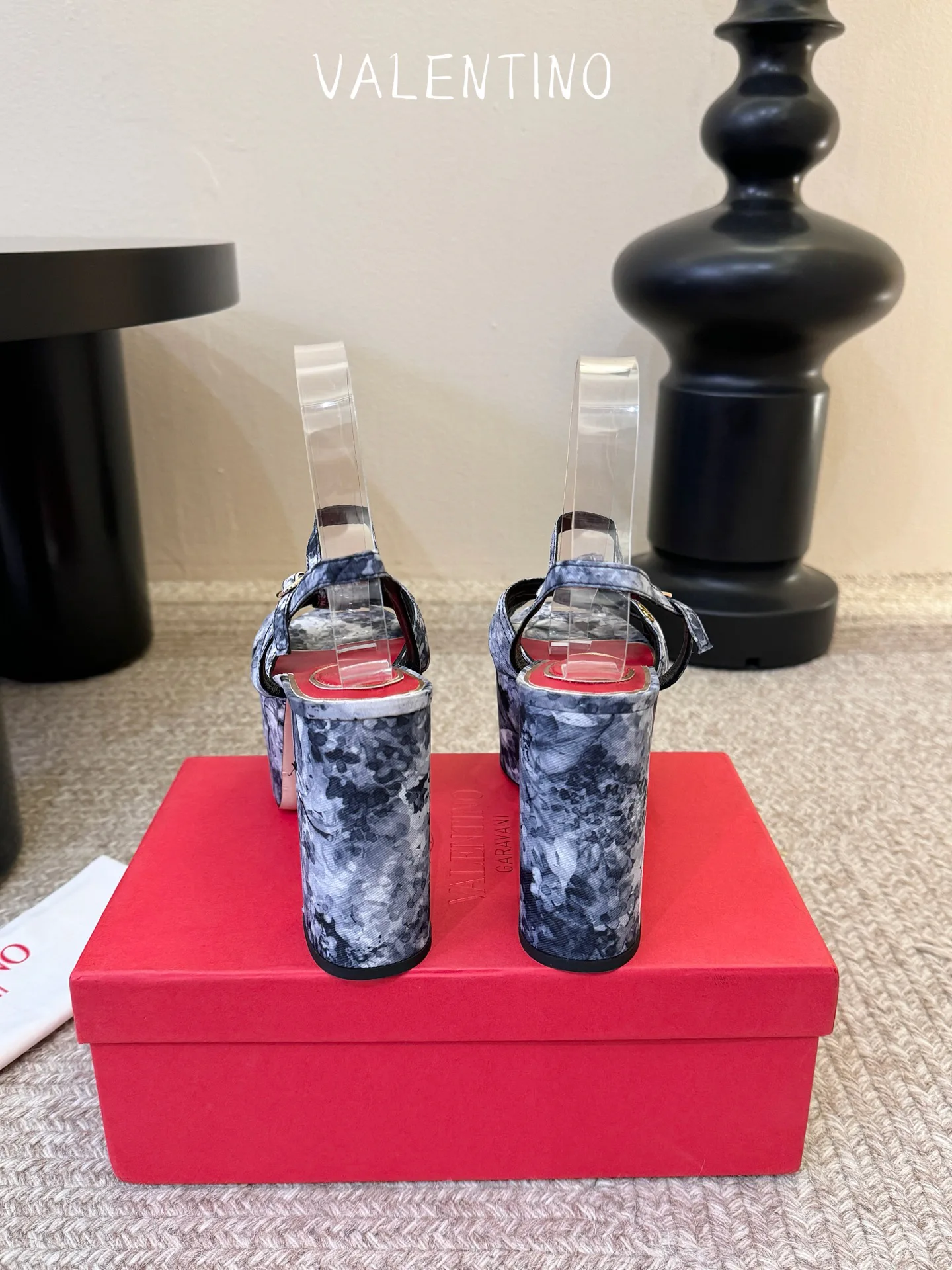 Women's Open-Toe Sandals VALENTINO 17396961