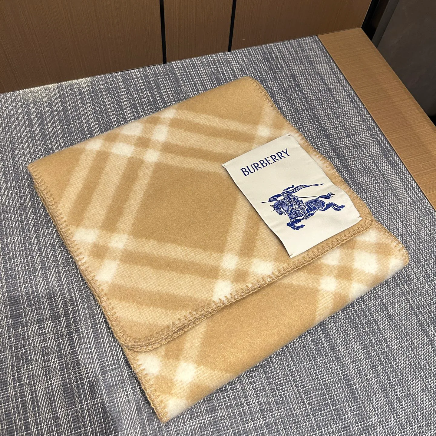 Scarves BURBERRY 18507371