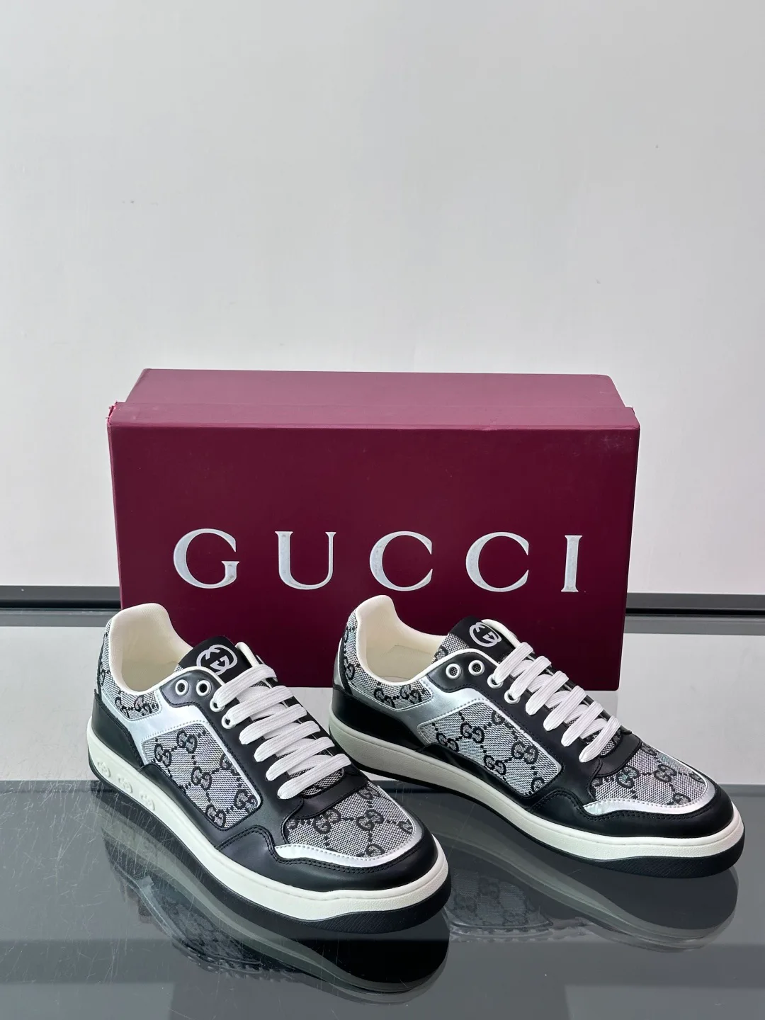Women's Sneakers GUCCI 18102695