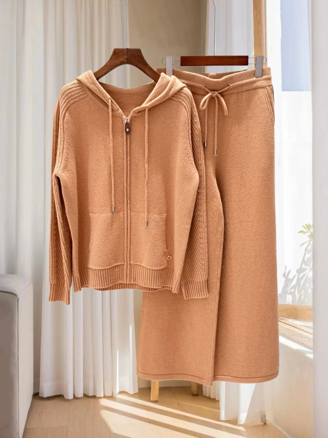 Women's Jumpers And Sweaters LORO PIANA 18225056