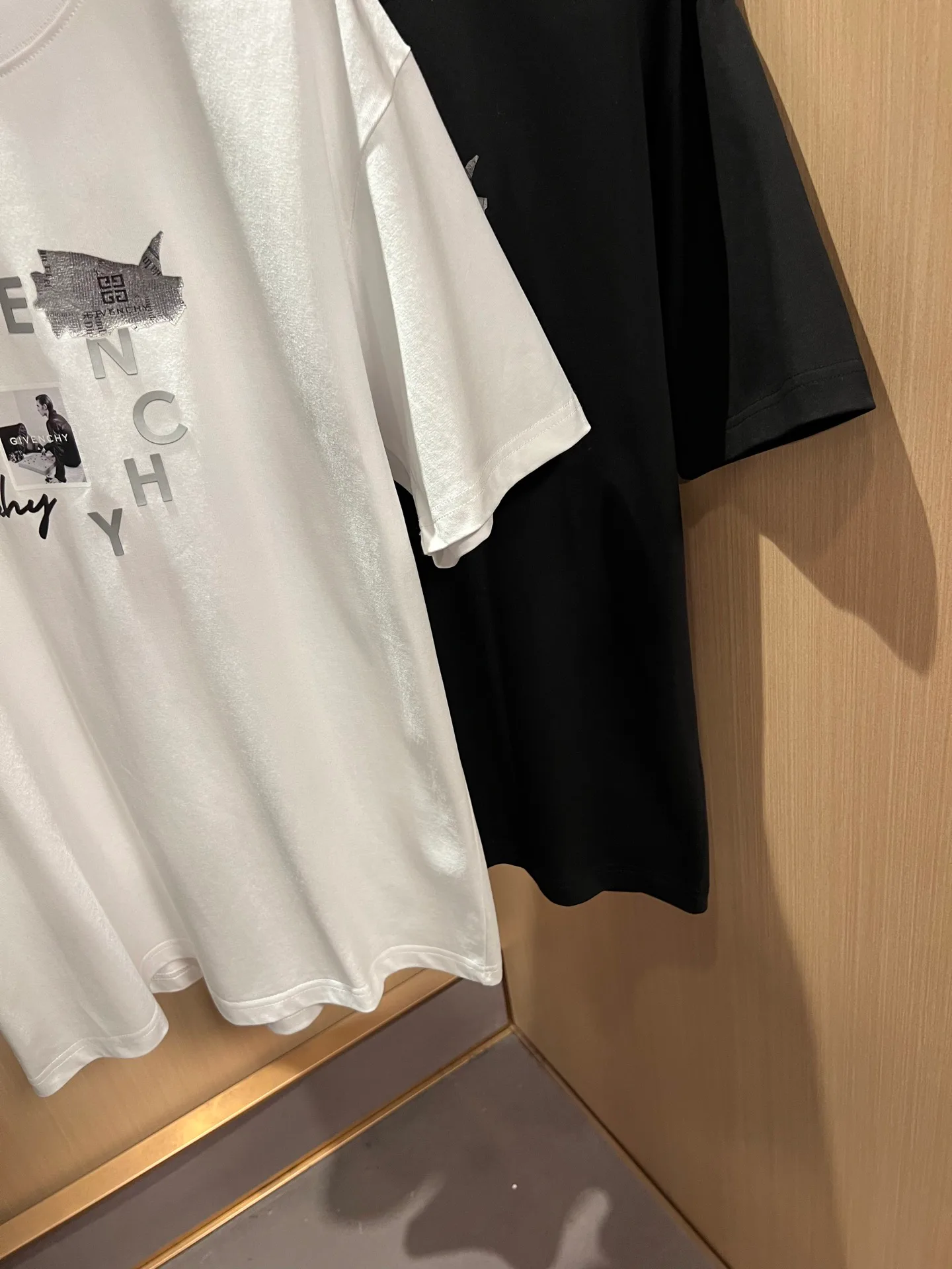 Men's T-Shirts GIVENCHY 18343329