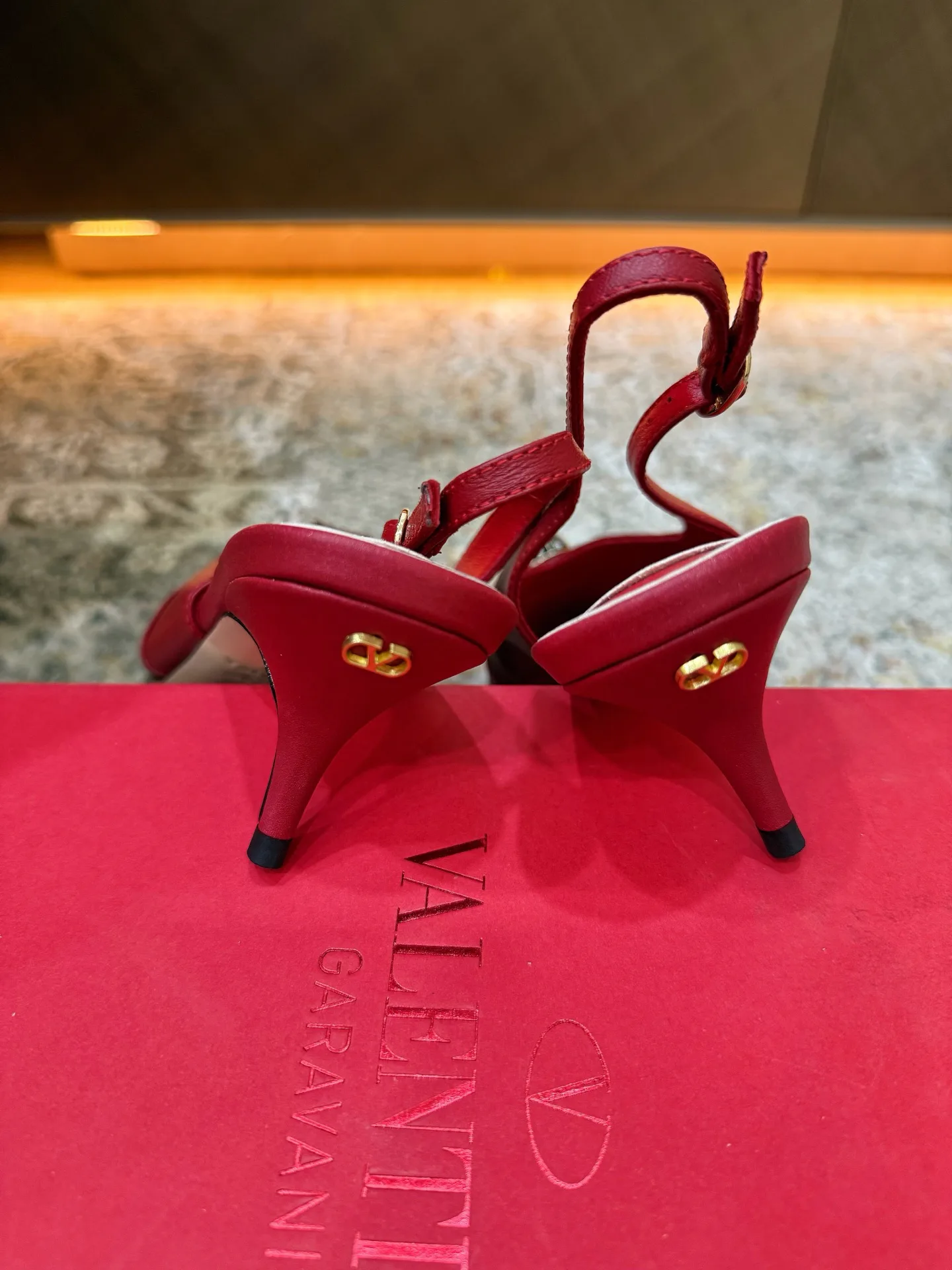 Women's Heels VALENTINO 18415147