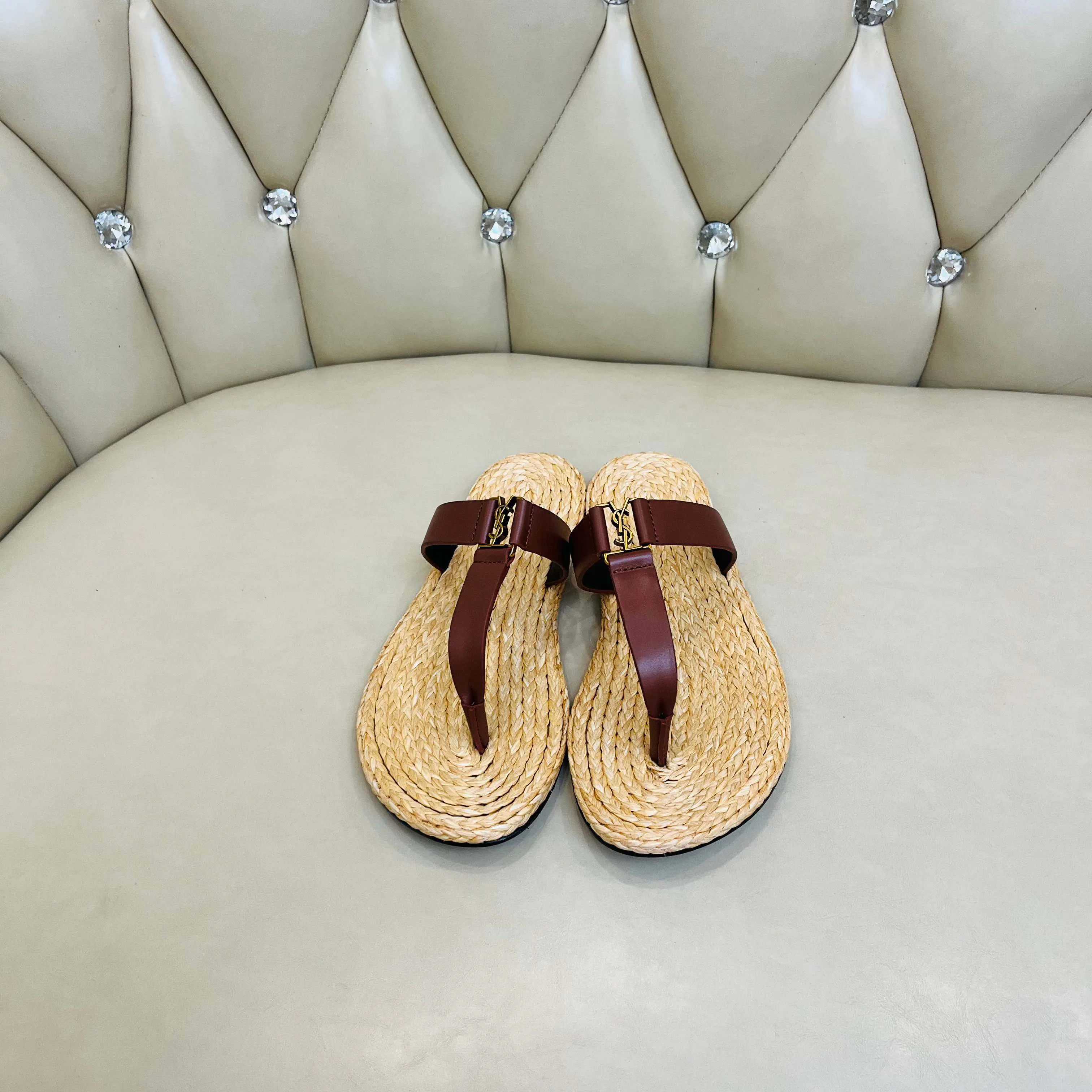 Women's Flip-Flops SAINT LAURENT 18083989