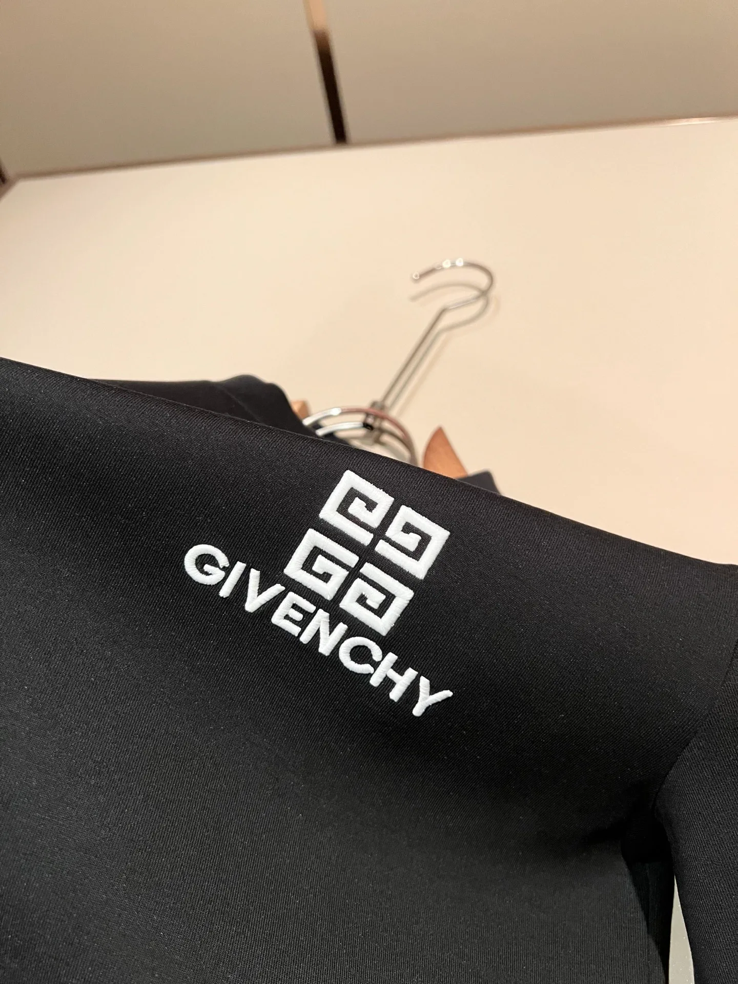 Men's Sweatshirts And Hoodies GIVENCHY 18081246