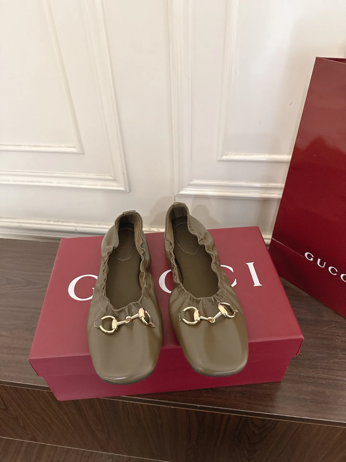Women's Ballet Flats GUCCI 18135539