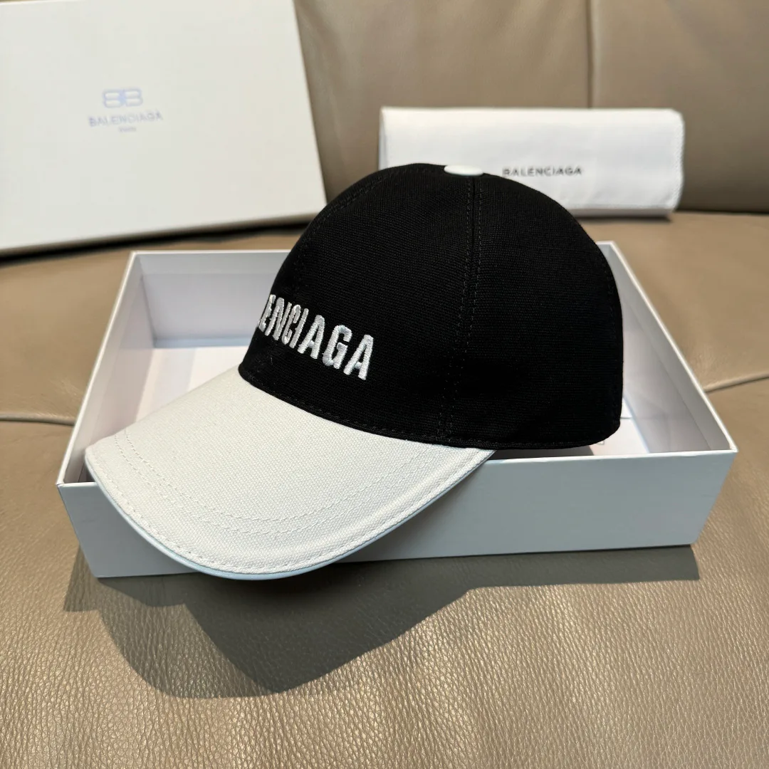 Hats BALENCIAGA 17515246