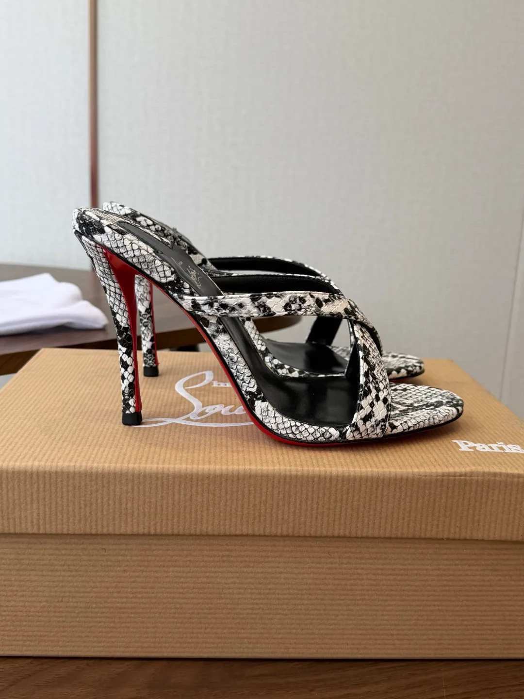 Women's Open-Toe Sandals CHRISTIAN LOUBOUTIN 18183080
