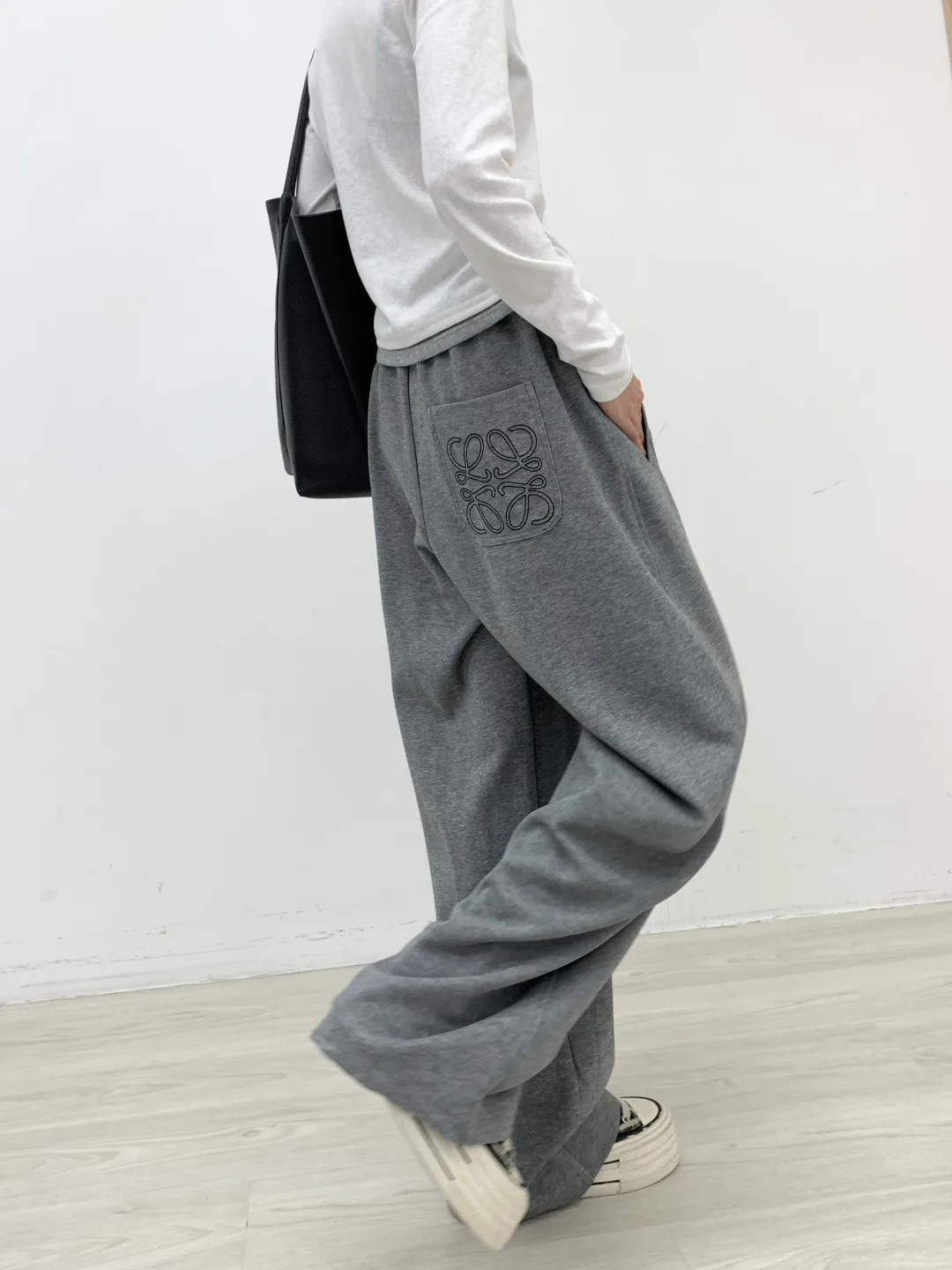 Women's Trousers LOEWE 18199270