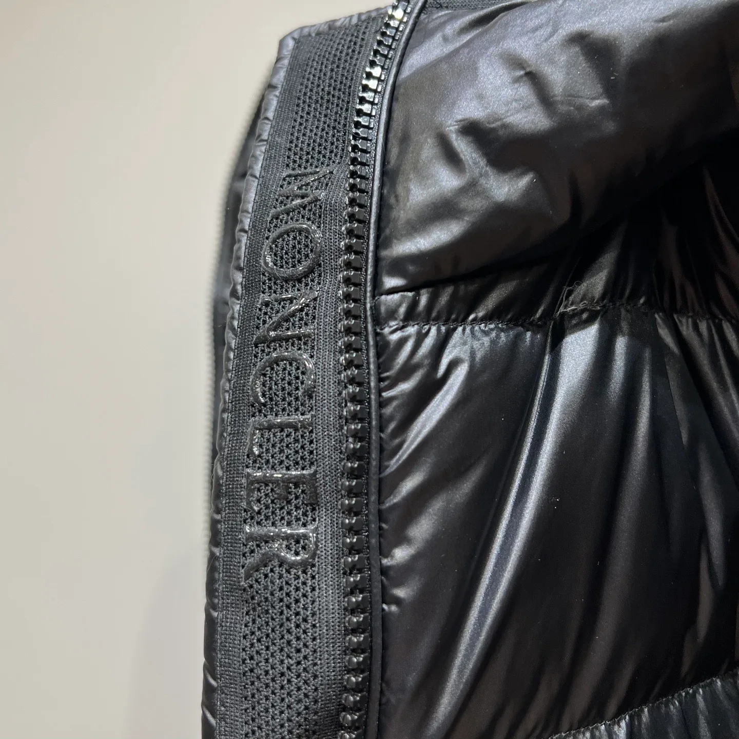 Women's Jackets And Down Jackets MONCLER 18032036