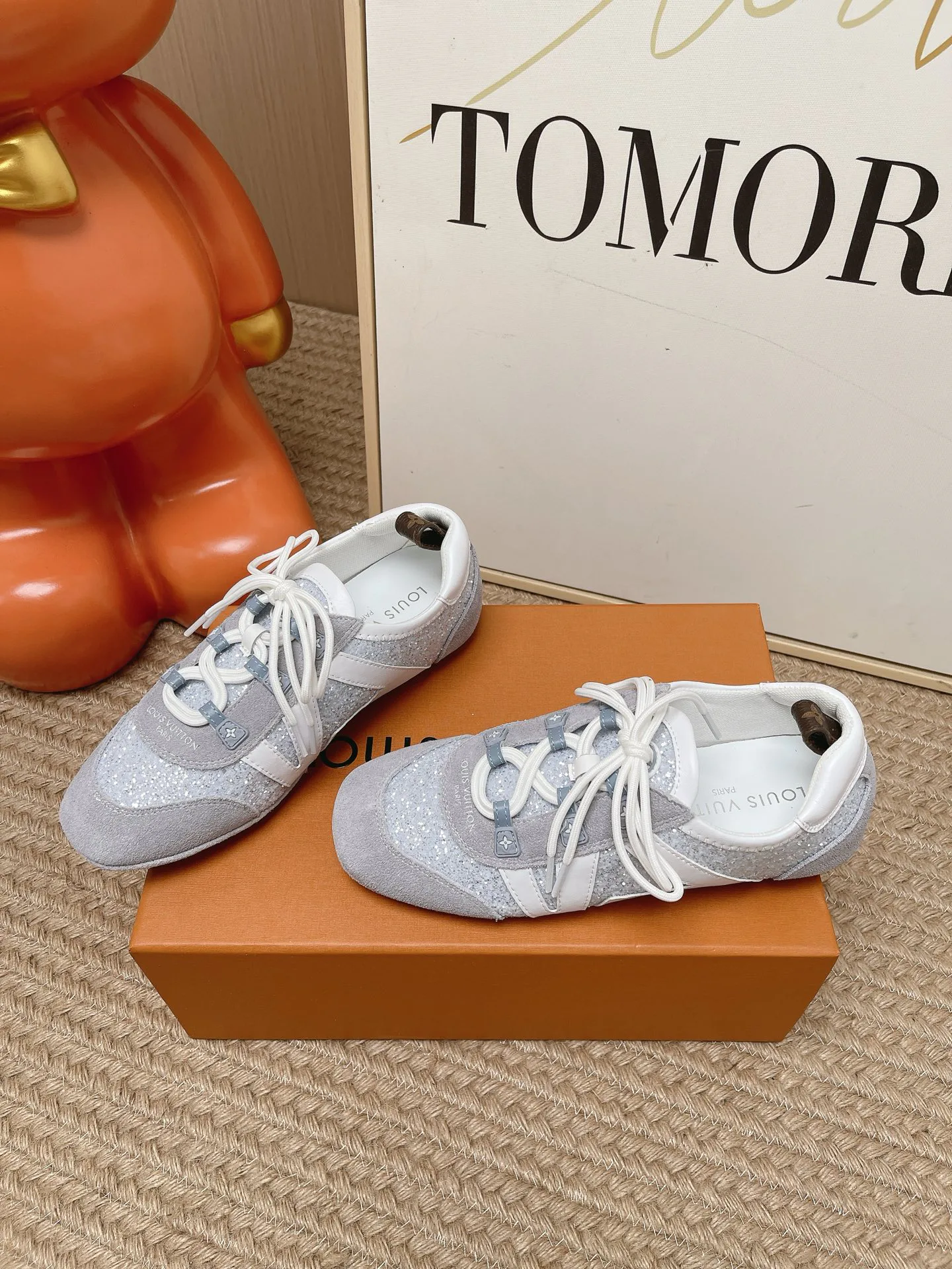 Women's Sneakers LOUIS VUITTON 17571638