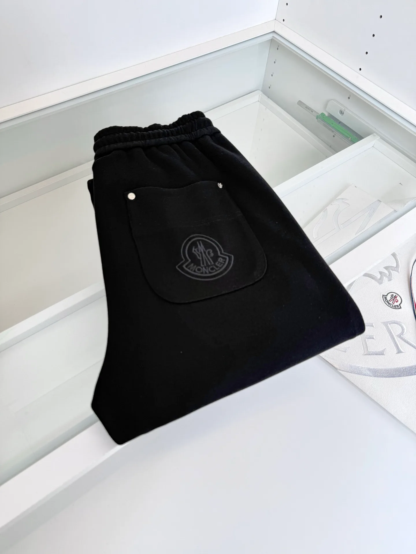 Men's Trousers MONCLER 18244484